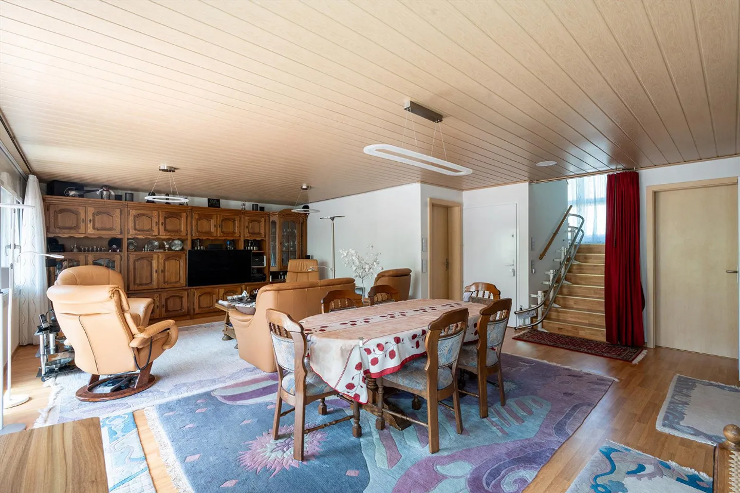 Ampia casa familiare con giardino d'inverno e vista panoramica a Balsthal - Foto 4 di 13