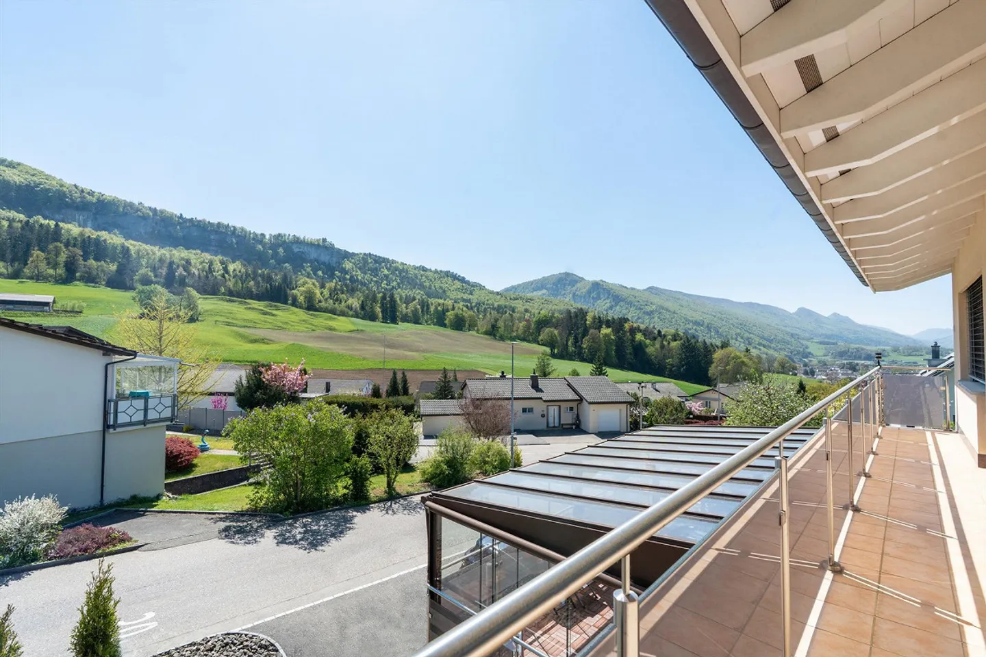 Ampia casa familiare con giardino d'inverno e vista panoramica a Balsthal - Foto 11 di 13