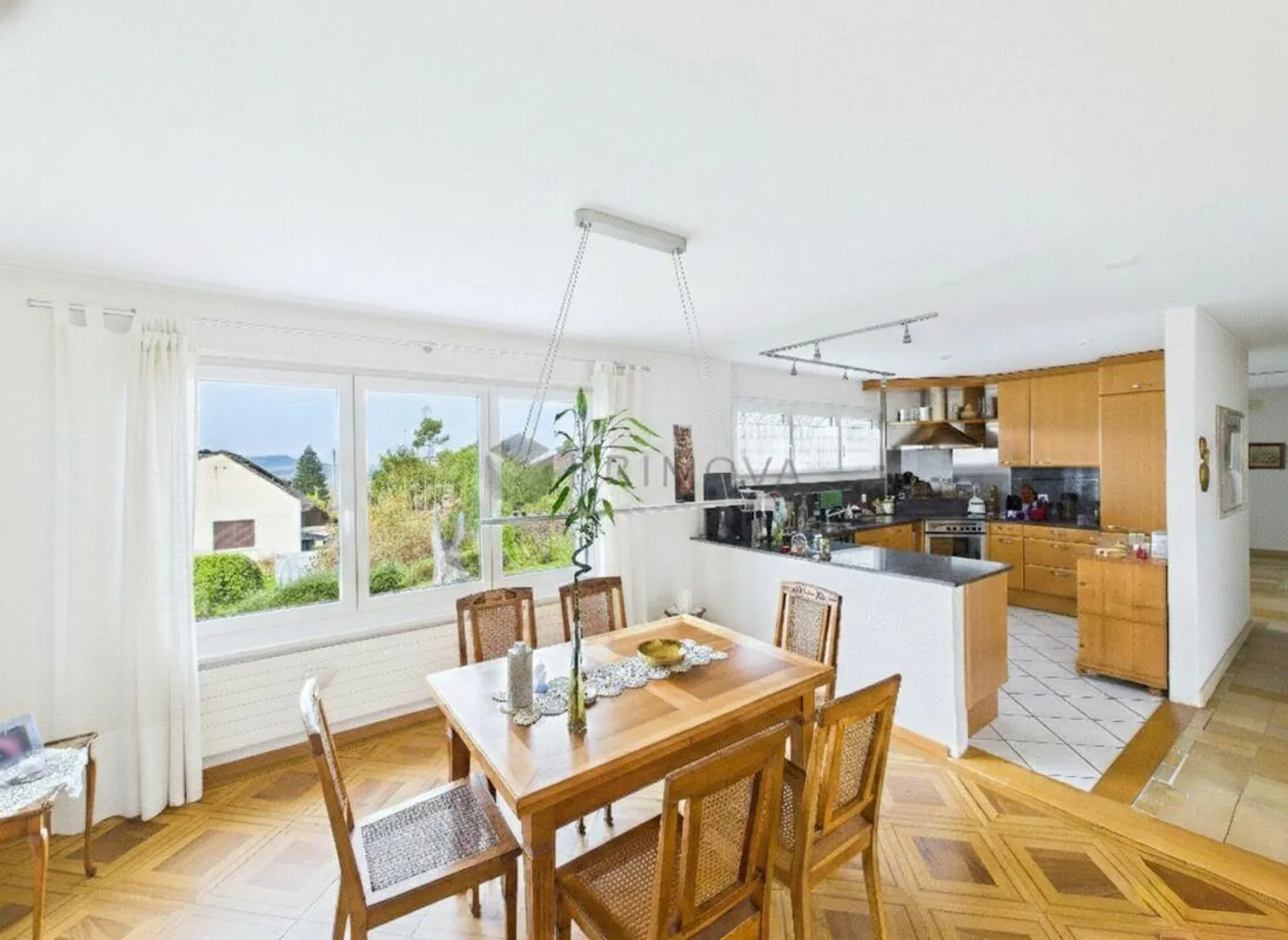 A House with Garden Paradise like from a Picture Book - Photo 3 of 6