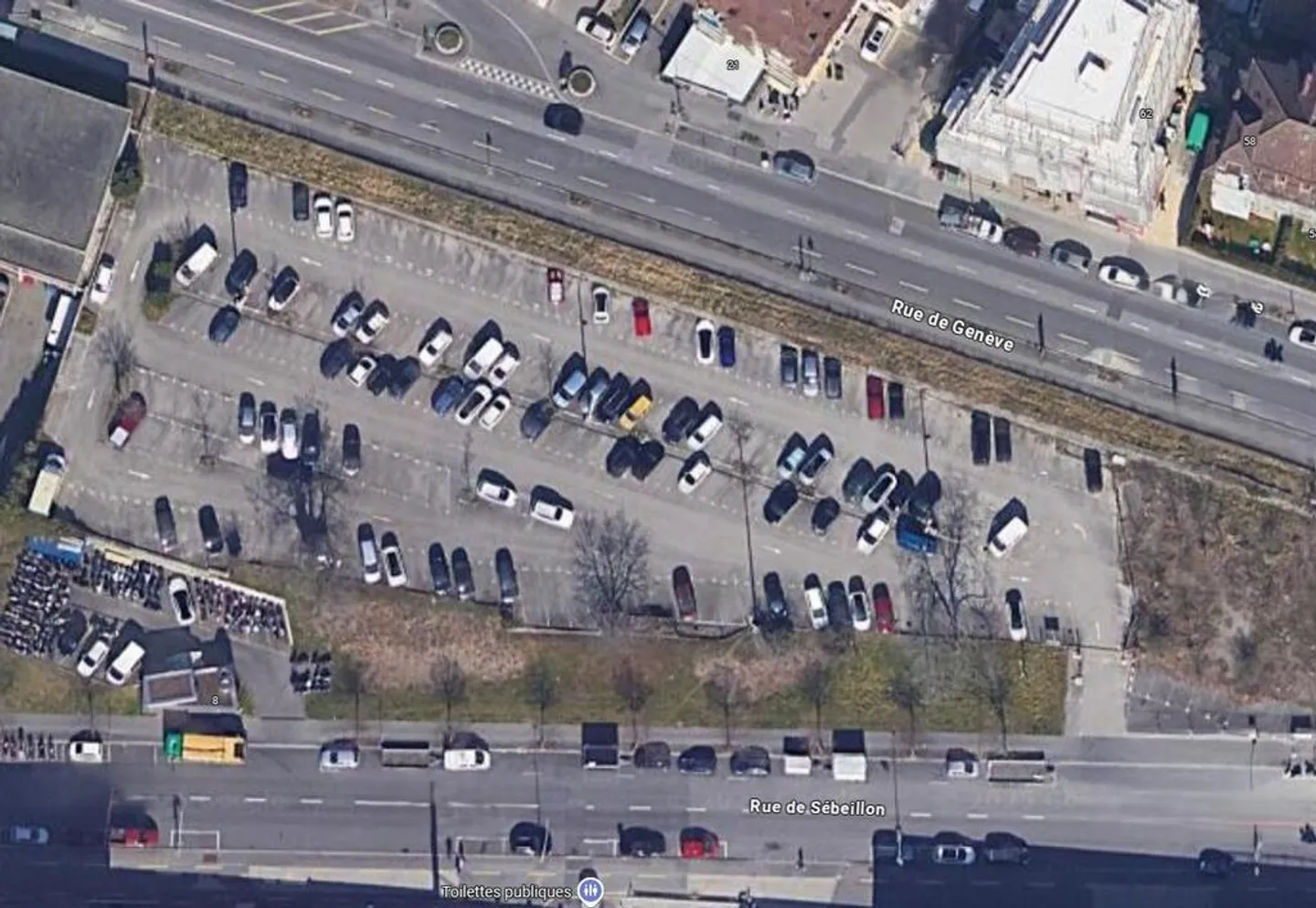 Außenparkplatz in der Nähe von Flon - Foto 1 von 5