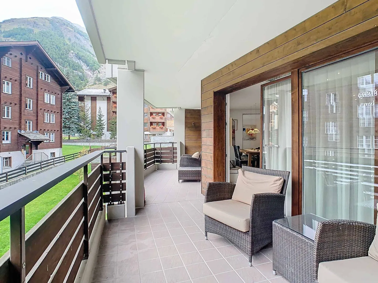 Luxury Apartment in Zermatt - Photo 8 of 13