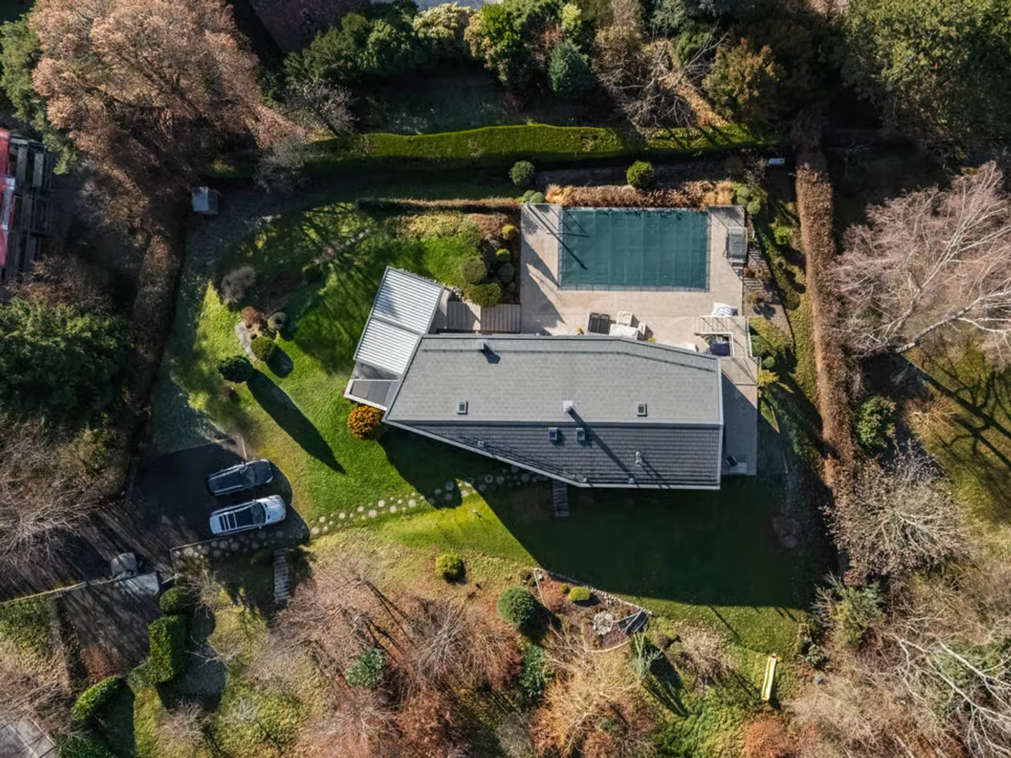 Modern property with swimming pool and unobstructed lake views - Foto 12 di 12