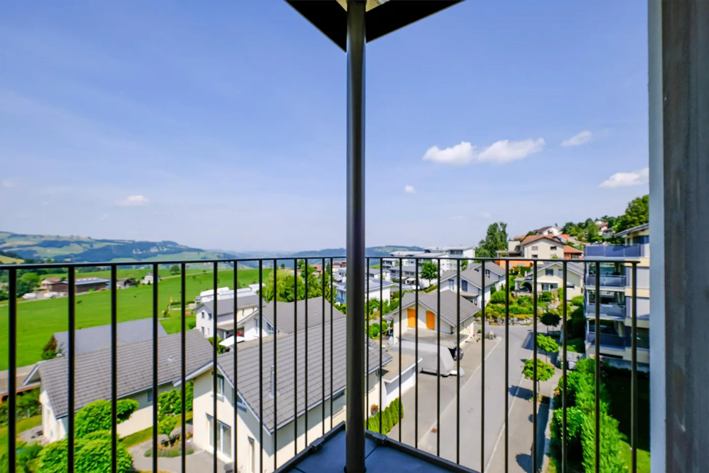 Your dream home with a view - Photo 7 of 8