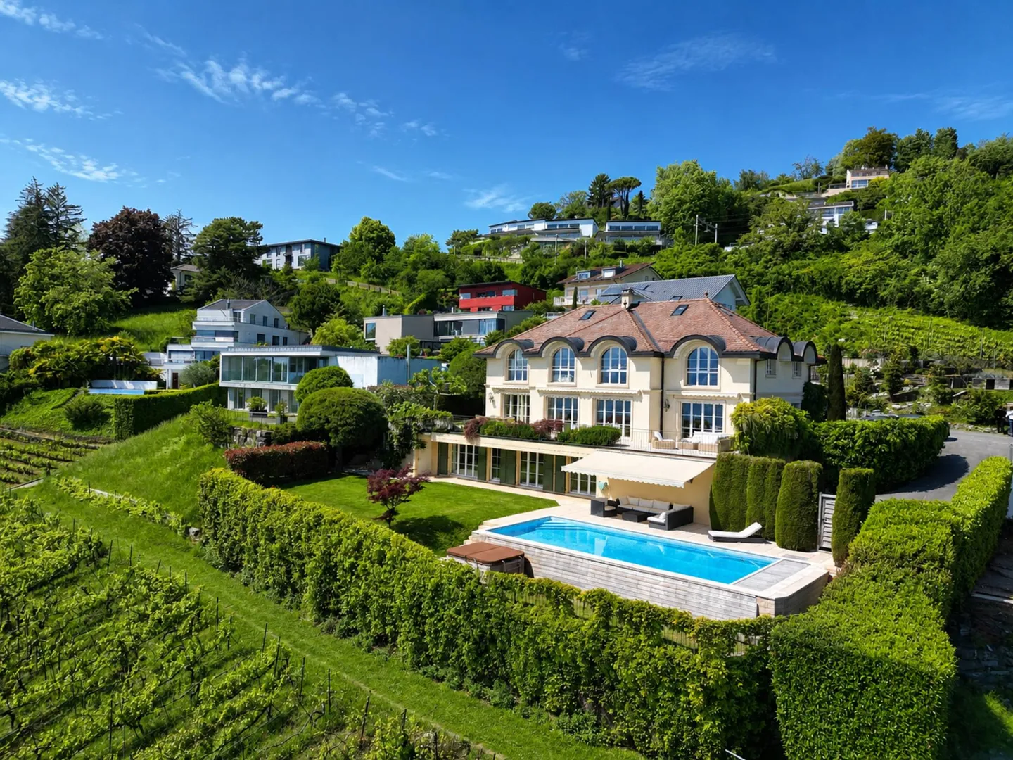Exclusivité à Lutry : Maison de maître de 420 m2 avec vue panoramique sur le lac - Photo 1 sur 13