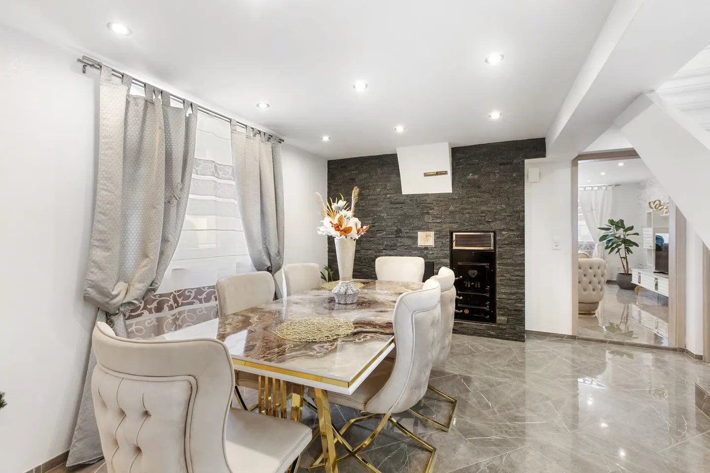 Charmante maison jumelée de 7 pièces avec flair italien et beaucoup de confort - Photo 5 sur 13