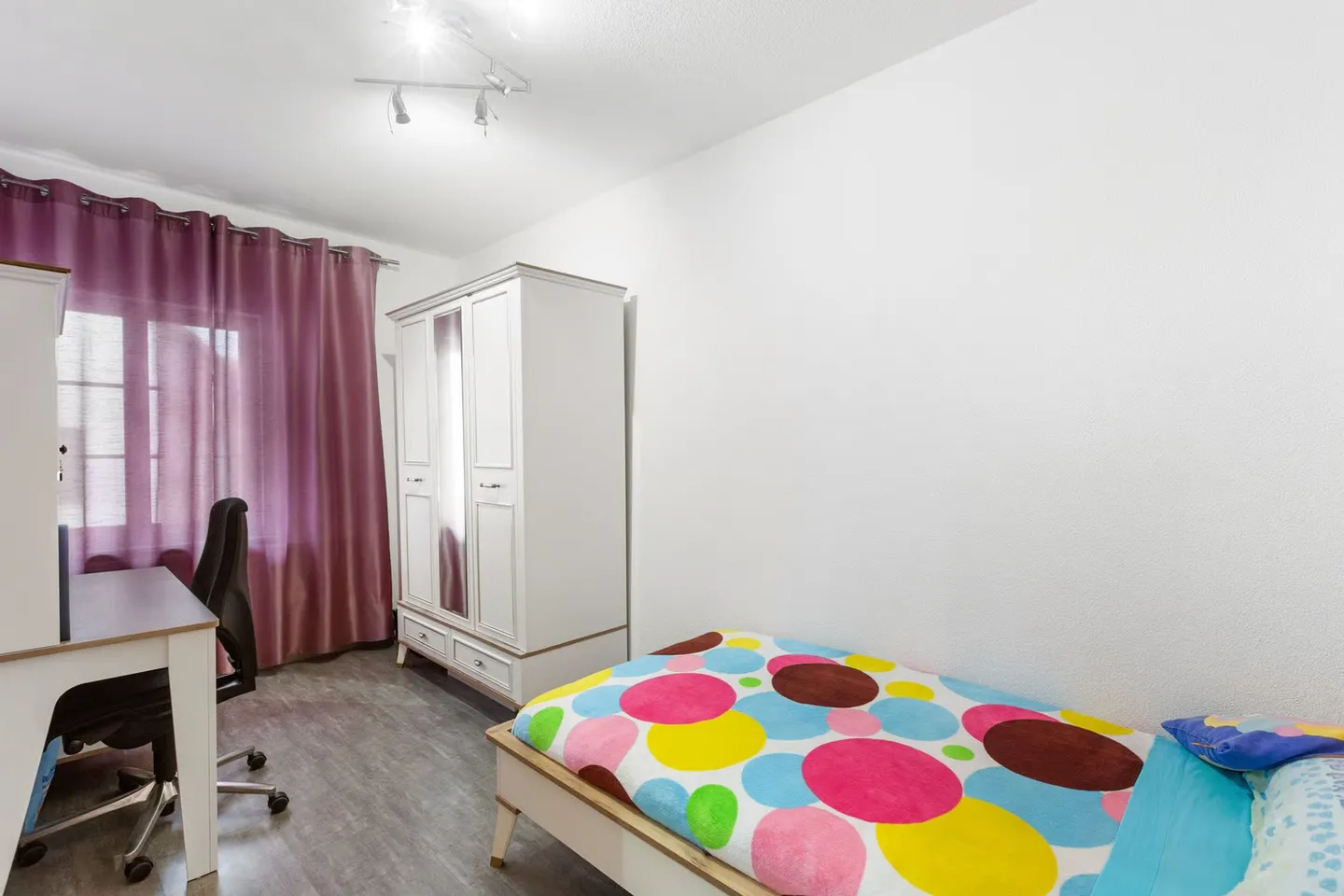Charmante maison jumelée de 7 pièces avec flair italien et beaucoup de confort - Photo 9 sur 13
