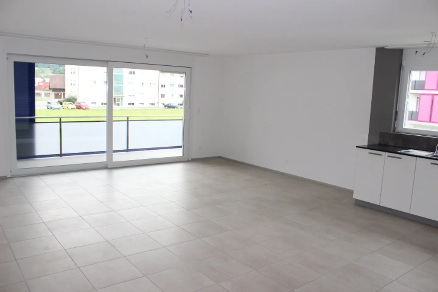 A quiet and colorful neighborhood - Photo 2 of 8