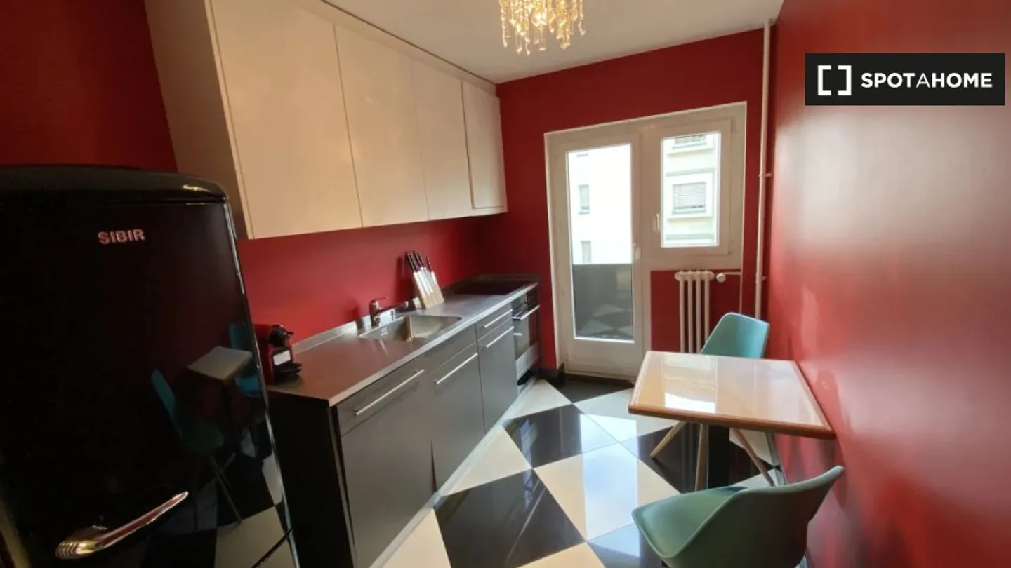 Discover, visit and rent your new home online with full confidence. - Photo 6 of 12