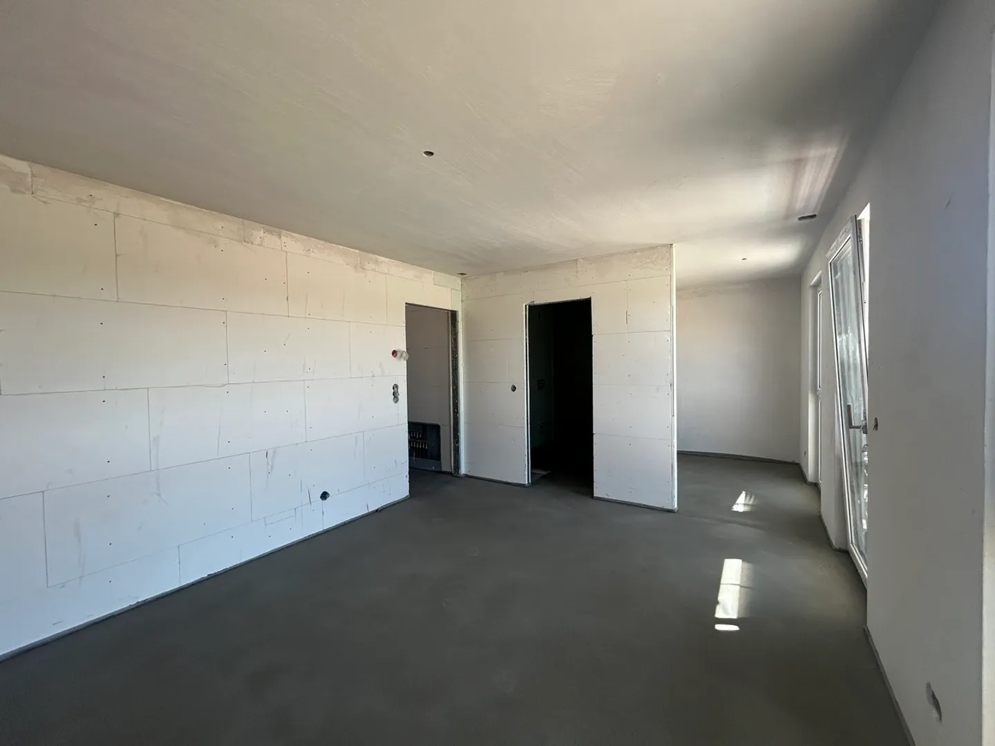 GLETTERENS ZU VERKAUFEN
ANGRENZENDE VILLA MIT 5,5 ZIMMERN
LIEFERUNG HERBST 2026 - Foto 11 von 11
