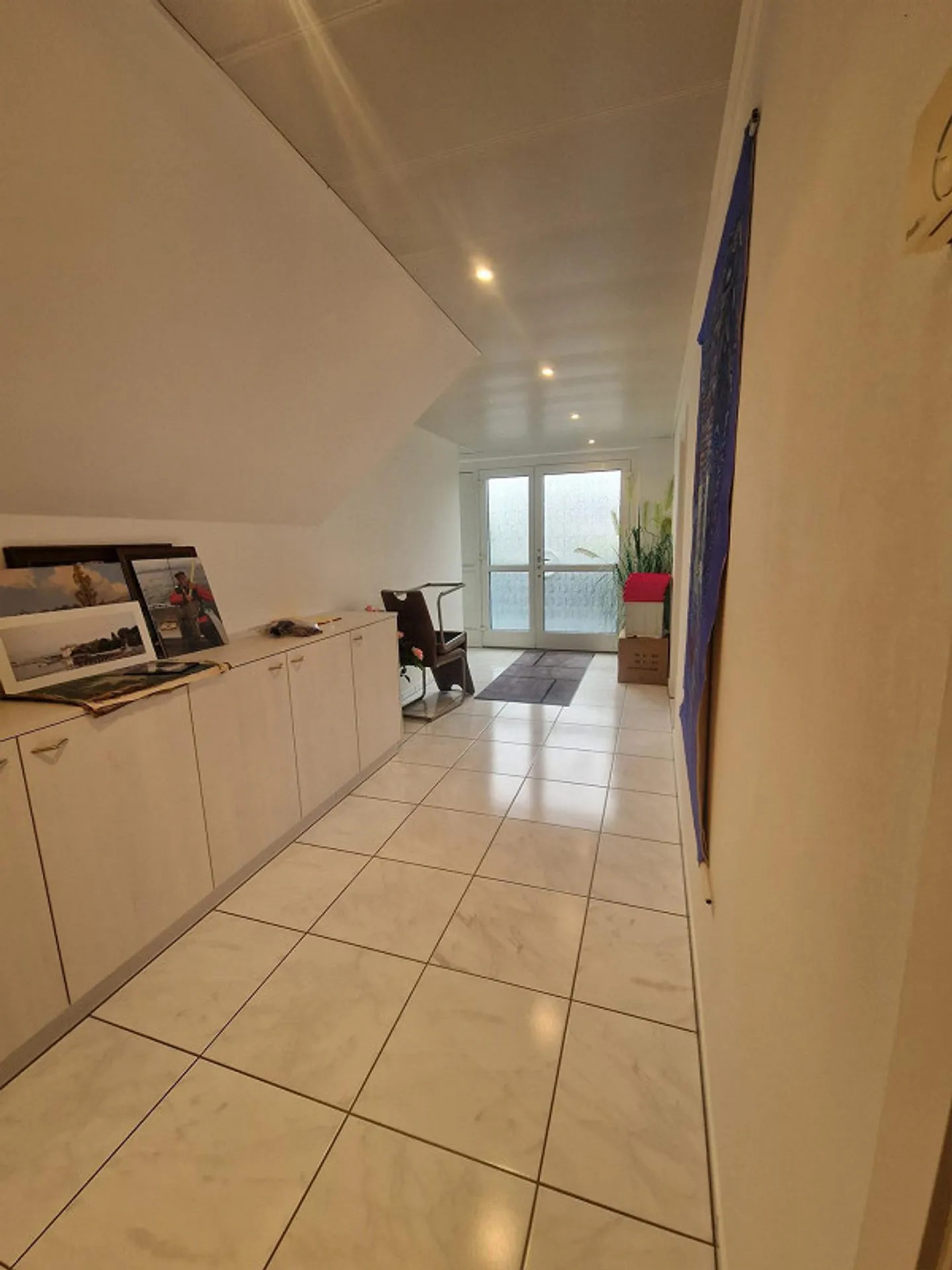 Moderner Büroraum mit Lager - Foto 3 von 6