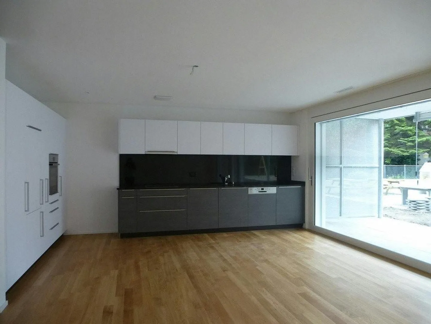 Large and central 4.5-room apartment for rent - Photo 1 of 10