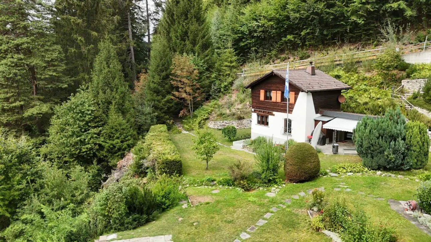 Idyllic Holiday Home in the Green - Photo 1 of 10