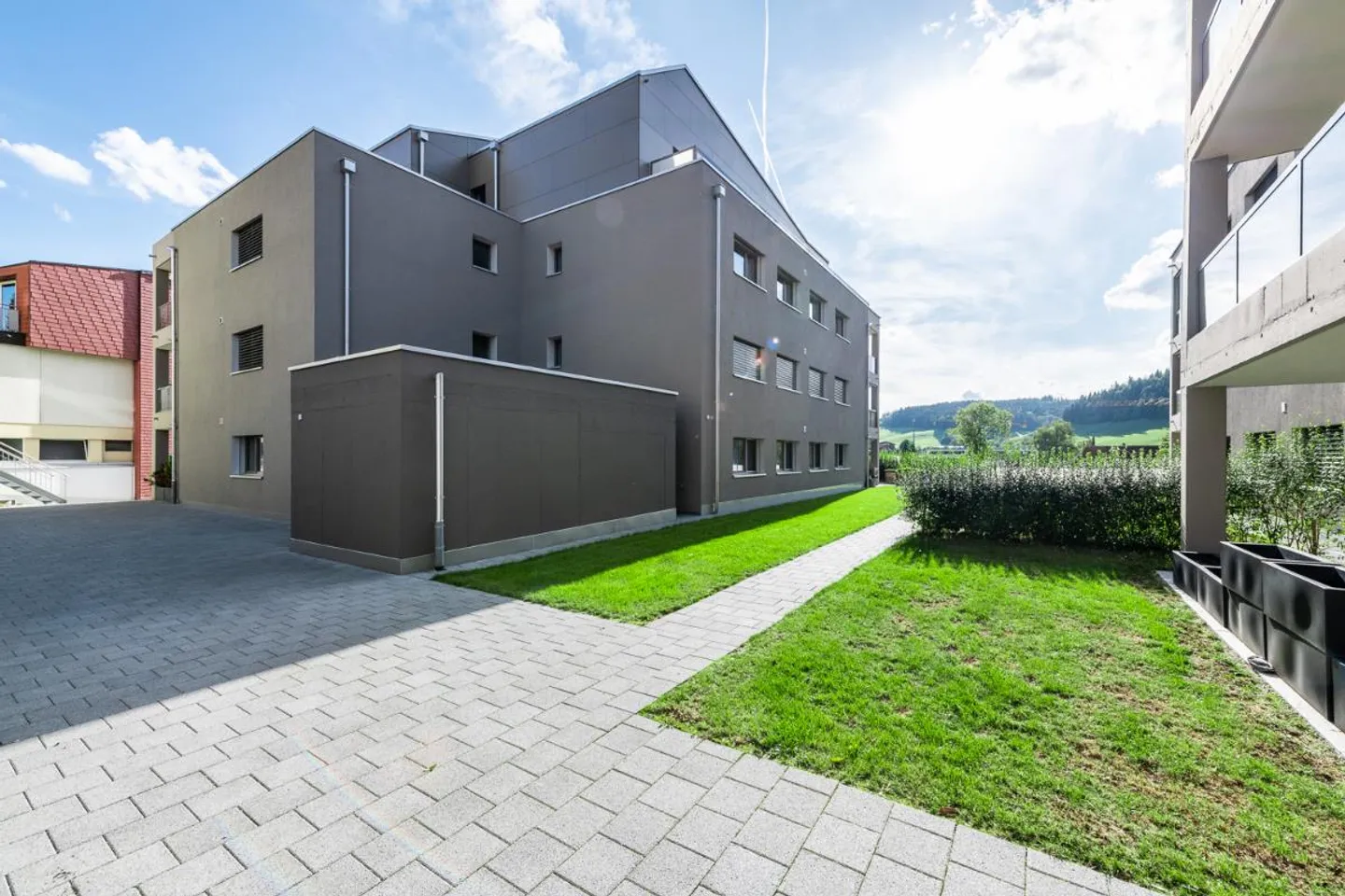 Appartamento moderno di 2,5 stanze in affitto - Foto 2 di 8