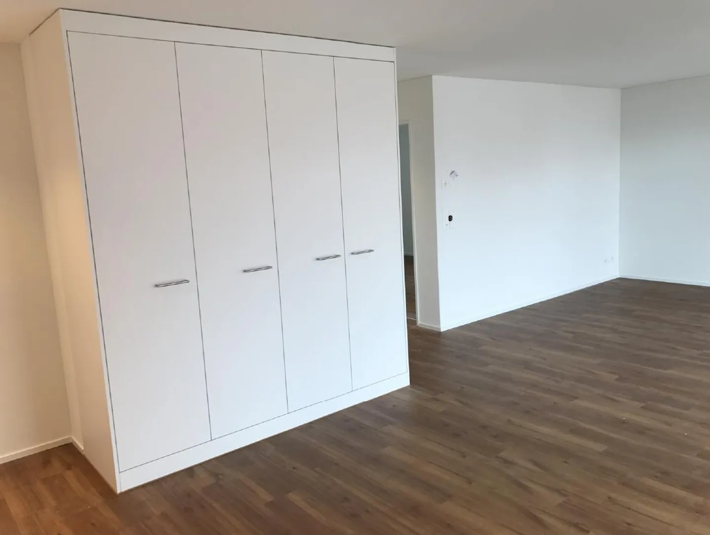 Appartamento moderno di 2,5 stanze in affitto - Foto 4 di 8