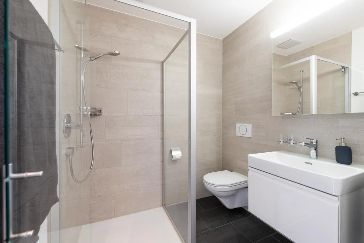 Appartamento moderno di 2,5 stanze in affitto - Foto 5 di 8