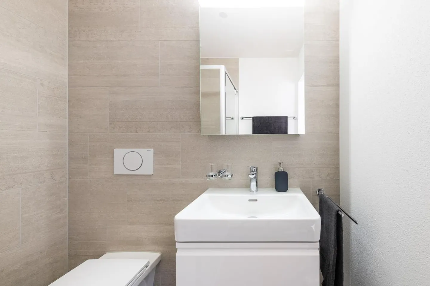 Appartamento moderno di 2,5 stanze in affitto - Foto 6 di 8