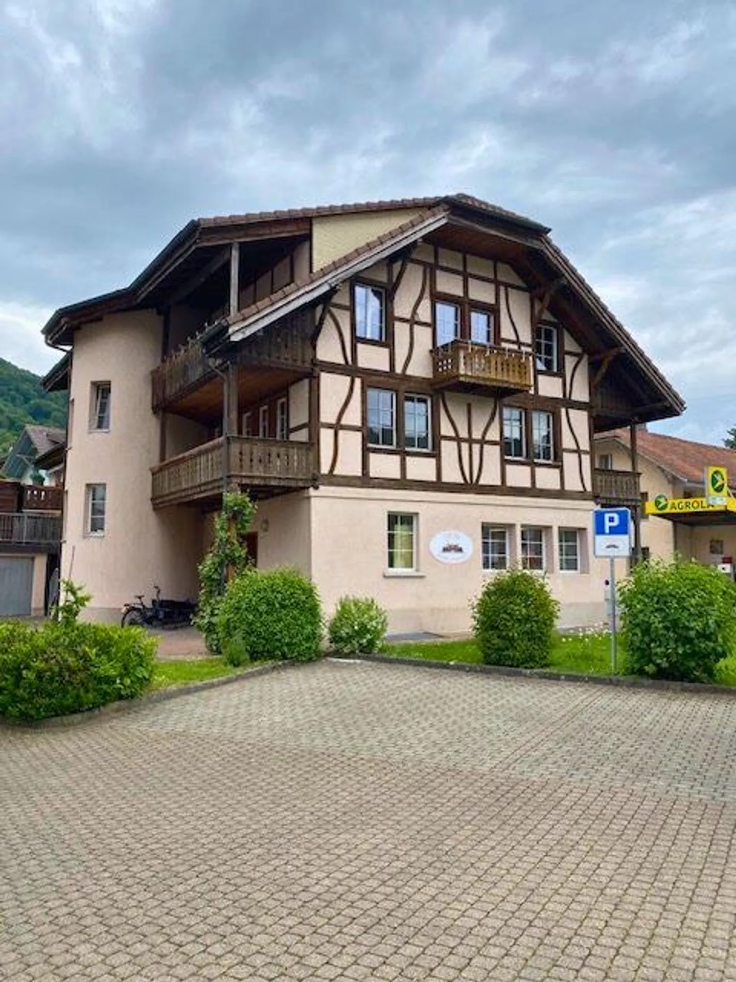 Votre nouveau lieu d'affaires : Espace commercial à Toffen - Photo 1 sur 14