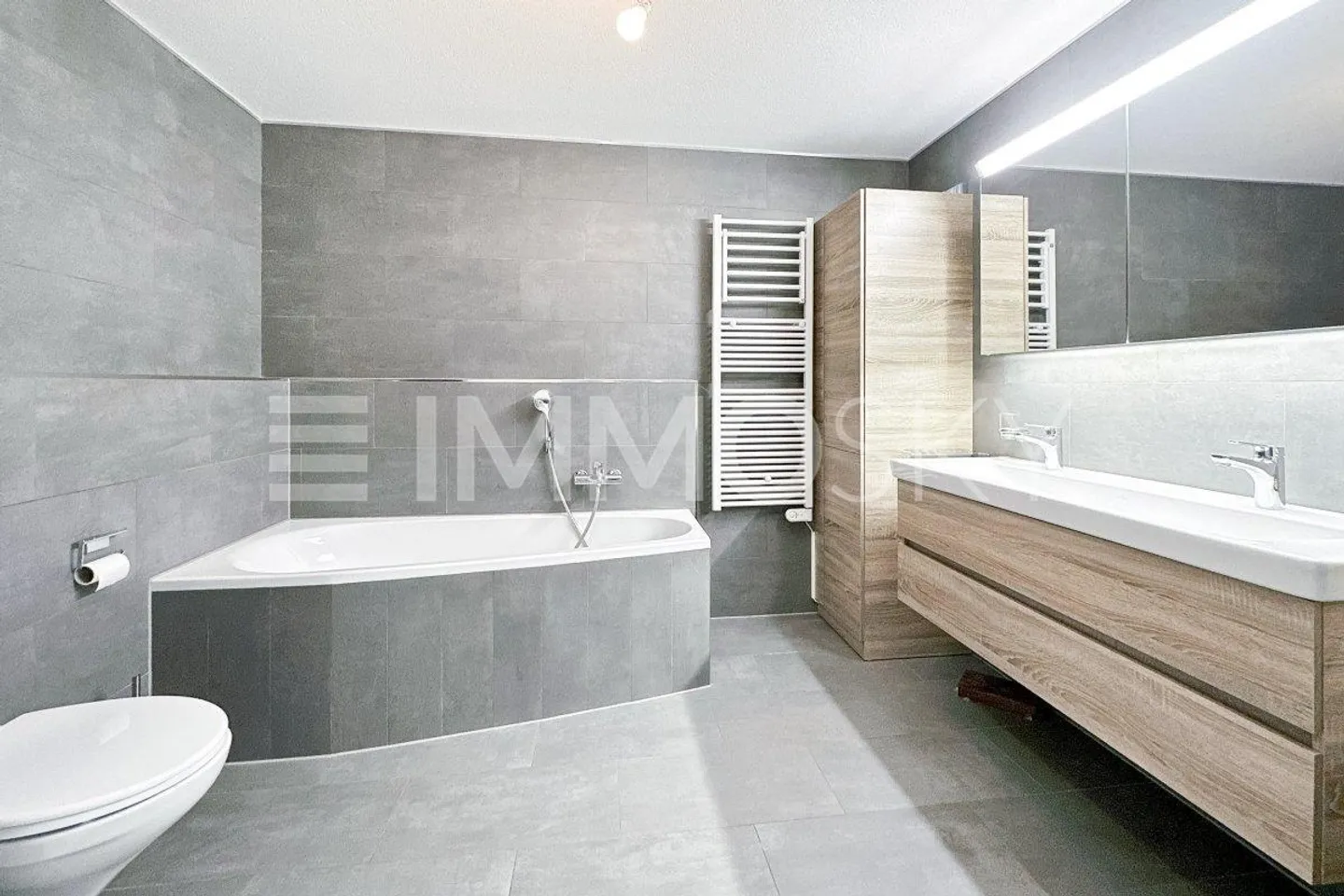 Vallamand: Terraced House with 6.5 Rooms and View of Lake Murten - Photo 4 of 5