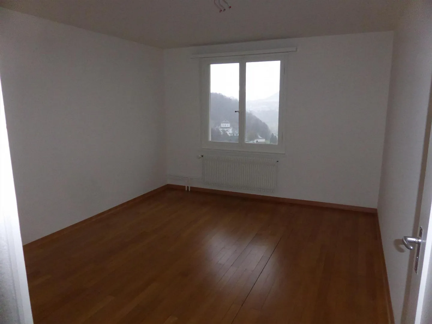 Appartement 4 pièces avec vue magnifique - Photo 2 sur 8