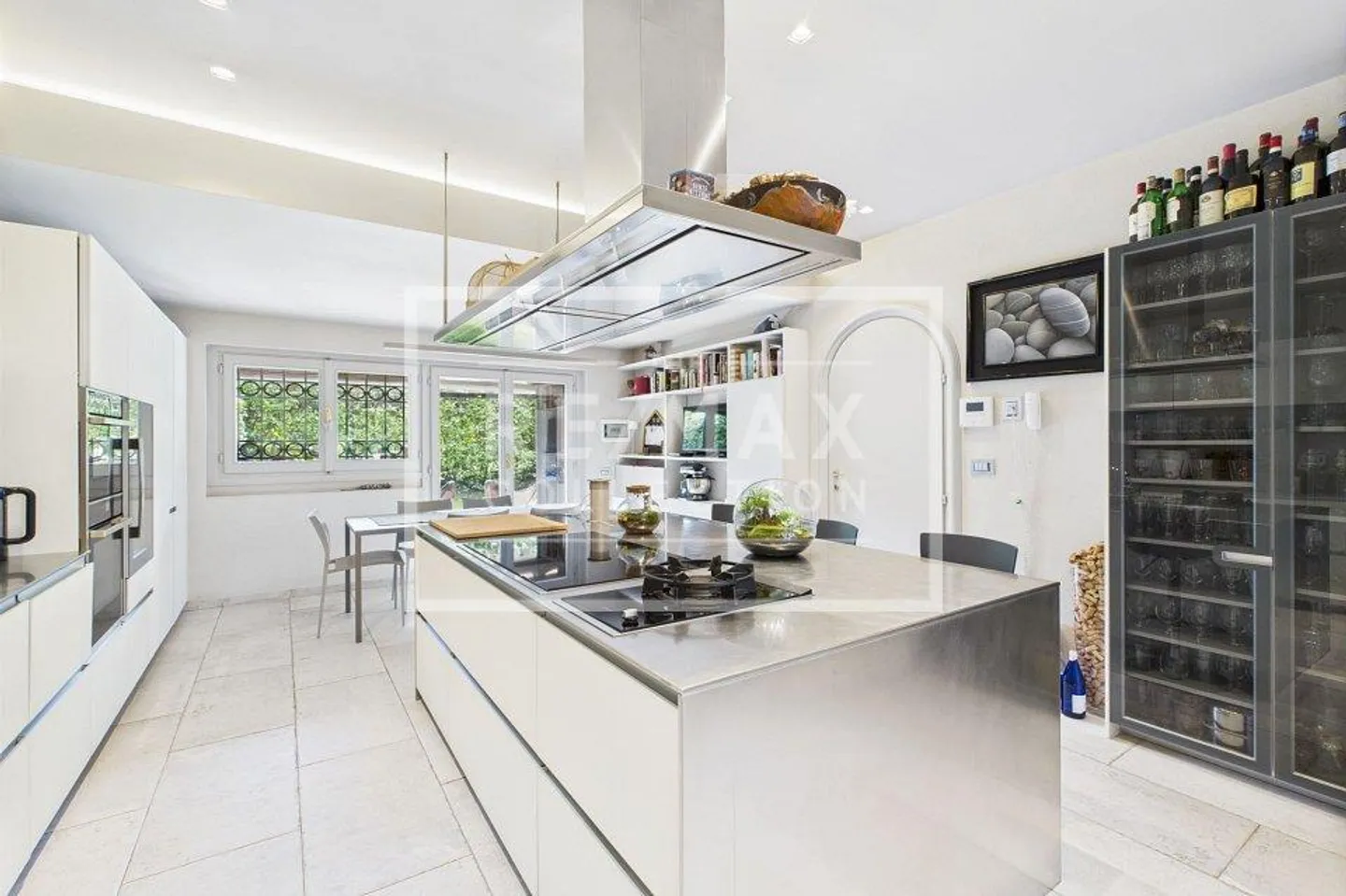 Villa esclusiva con piscina - Foto 7 di 13