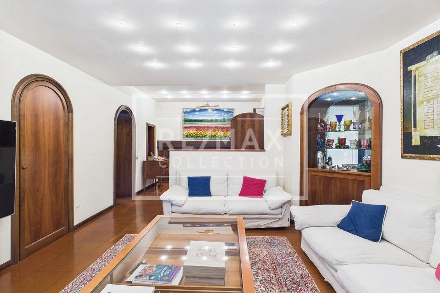 Villa esclusiva con piscina - Foto 9 di 13