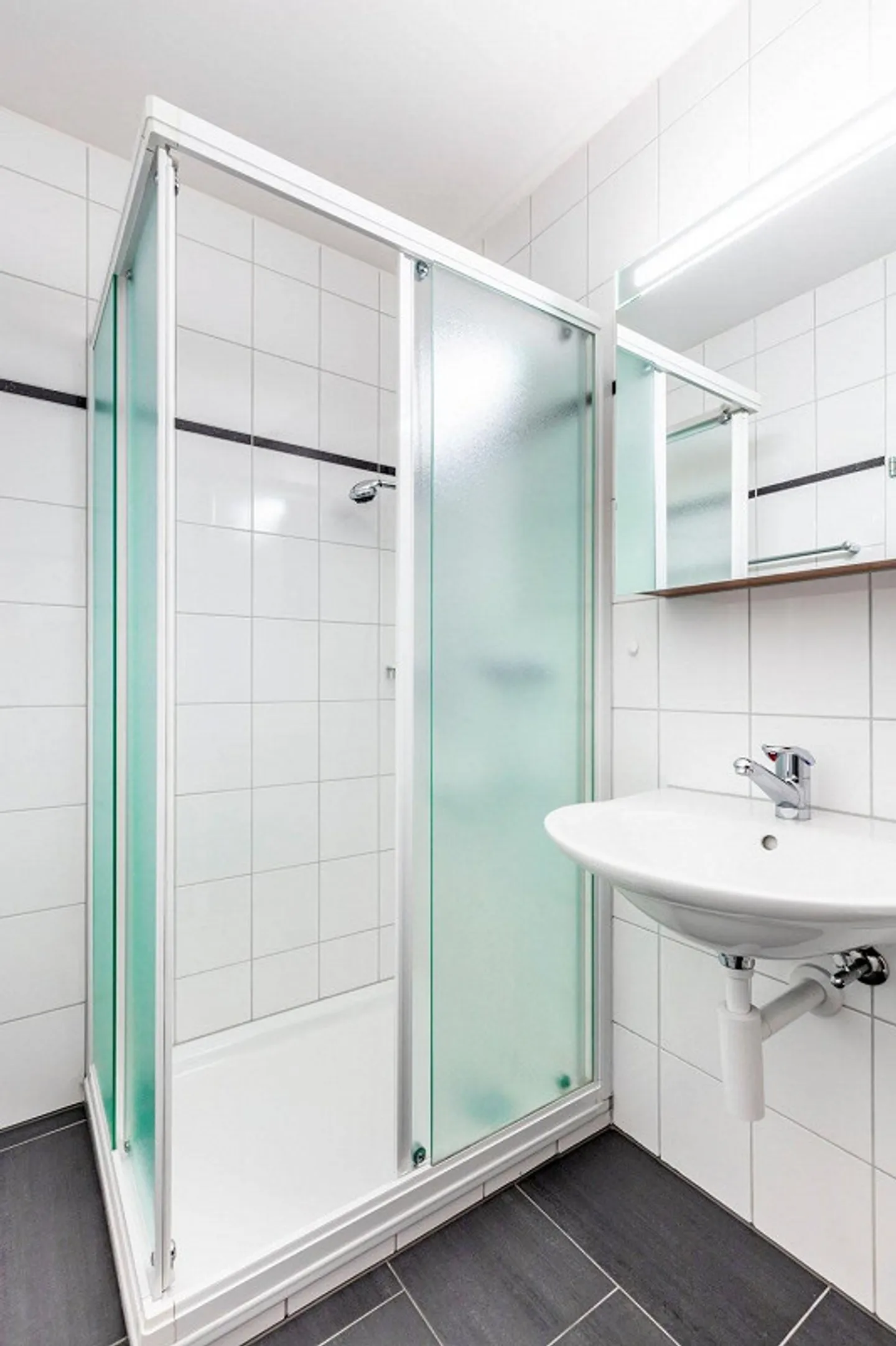 Moderno appartamento di 3,5 stanze con balcone vetrato - Foto 6 di 13