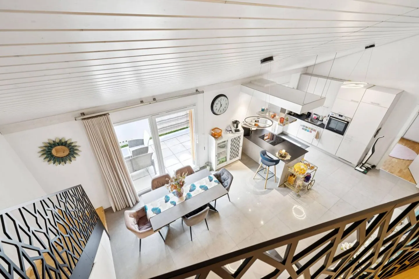Attico 3.5 camere confortevole - Grande terrazza angolare e ascensore - Foto 6 di 12