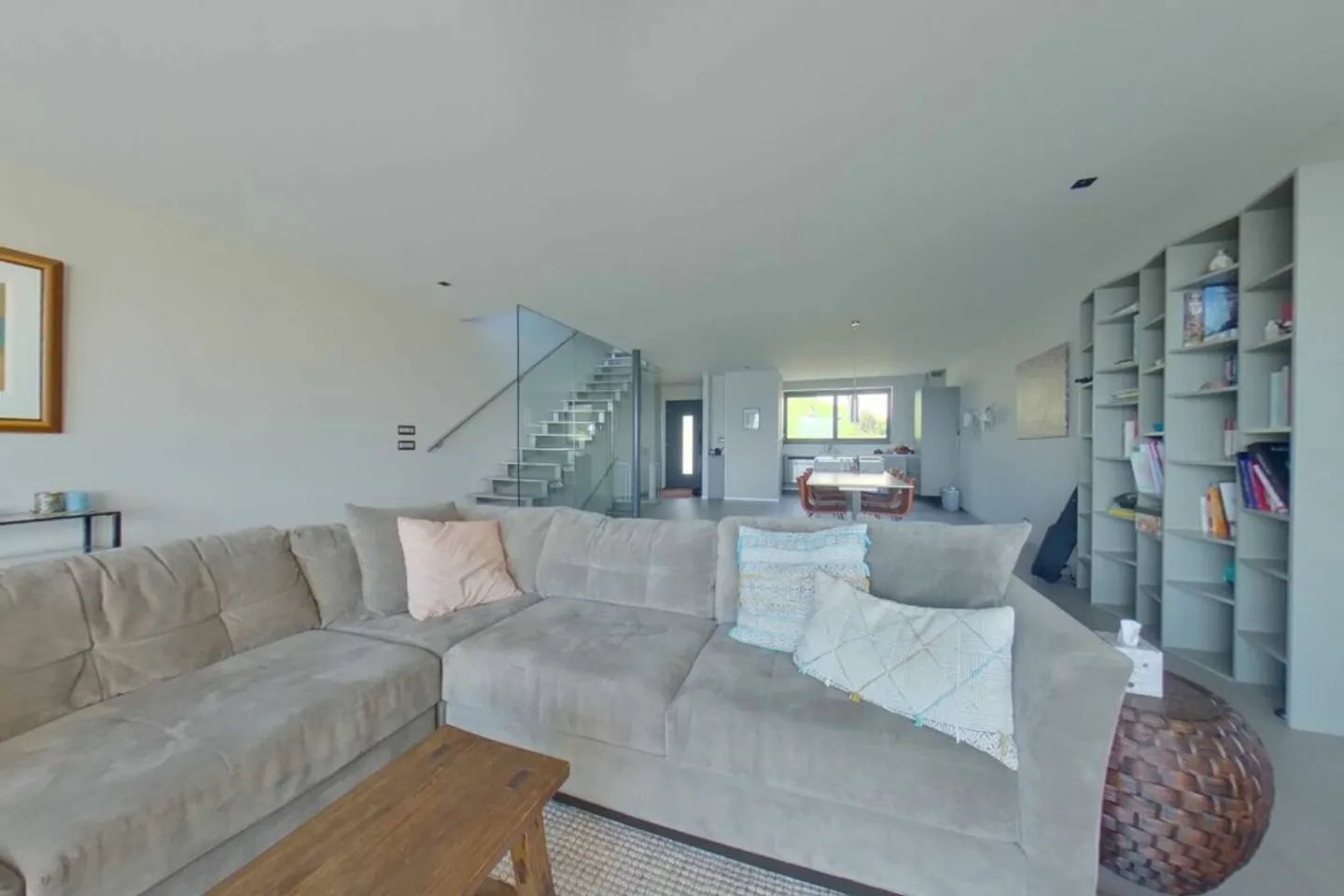 Zeitgenössische Triplex-Villa - Foto 4 von 11