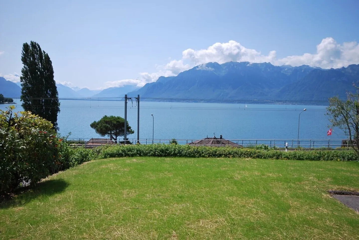 Superb furnished studio in an architect's villa, with stunning views - Photo 1 of 7