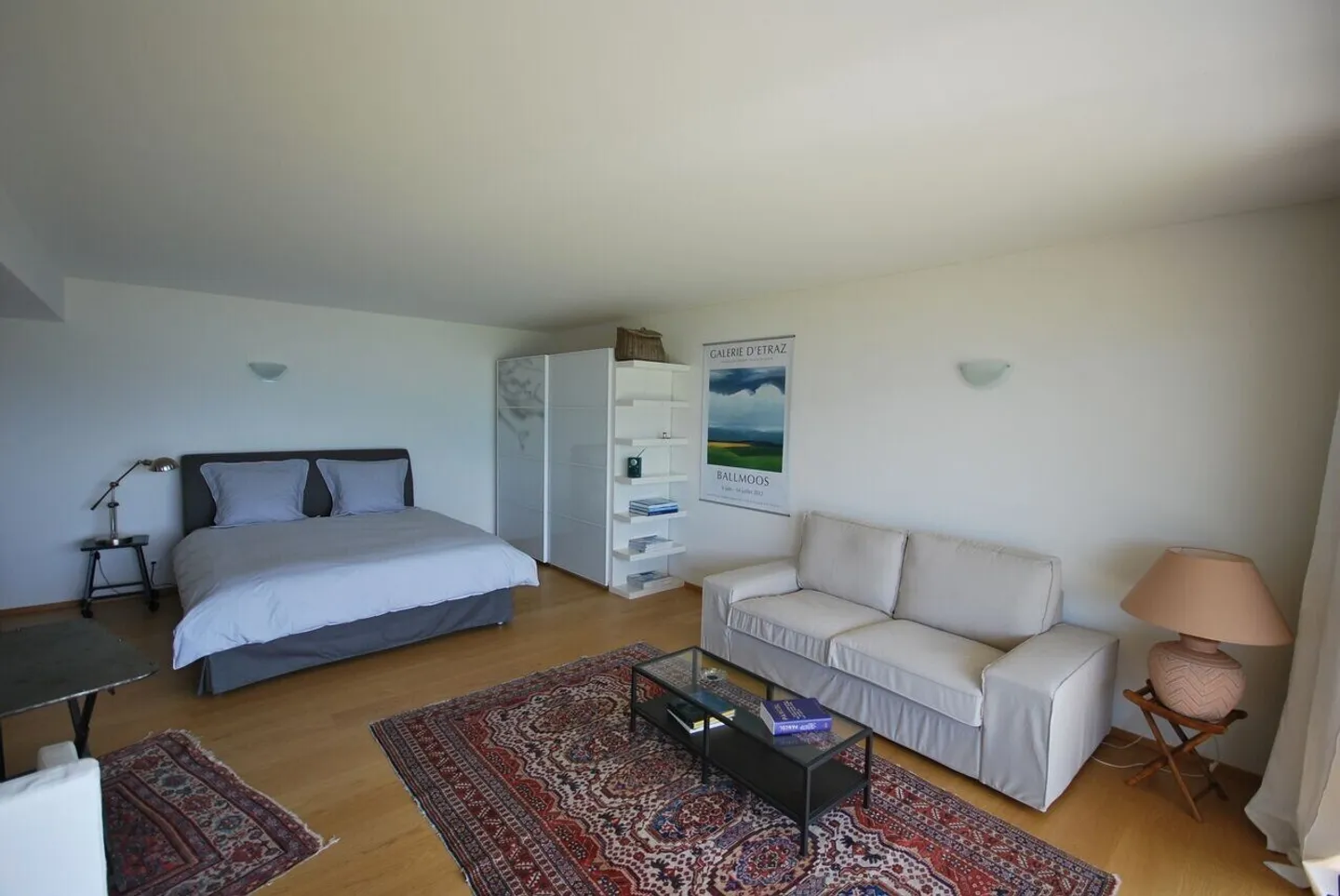 Superb furnished studio in an architect's villa, with stunning views - Photo 2 of 7
