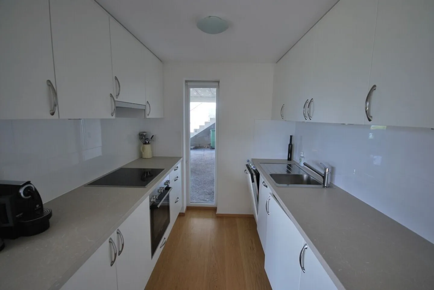 Superb furnished studio in an architect's villa, with stunning views - Photo 3 of 7