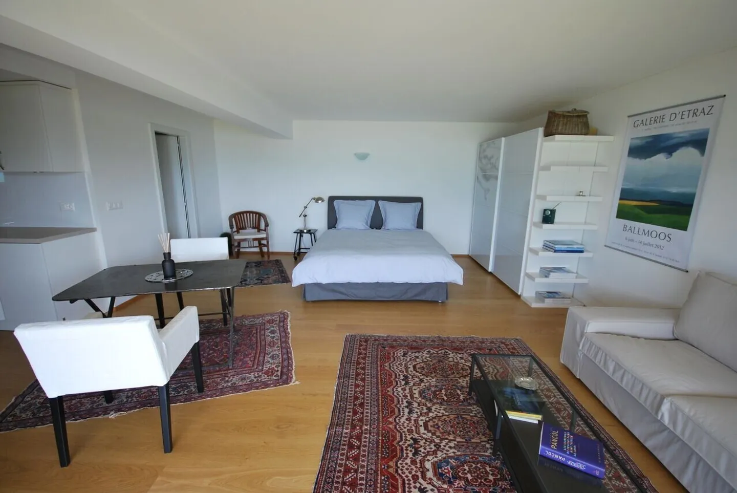 Superb furnished studio in an architect's villa, with stunning views - Photo 7 of 7