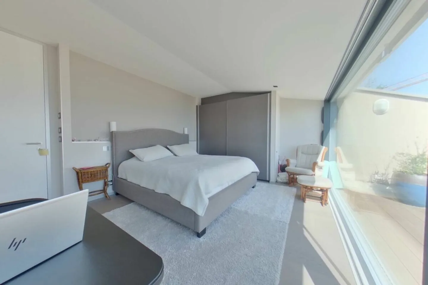 Zeitgenössische Triplex-Villa - Foto 11 von 11