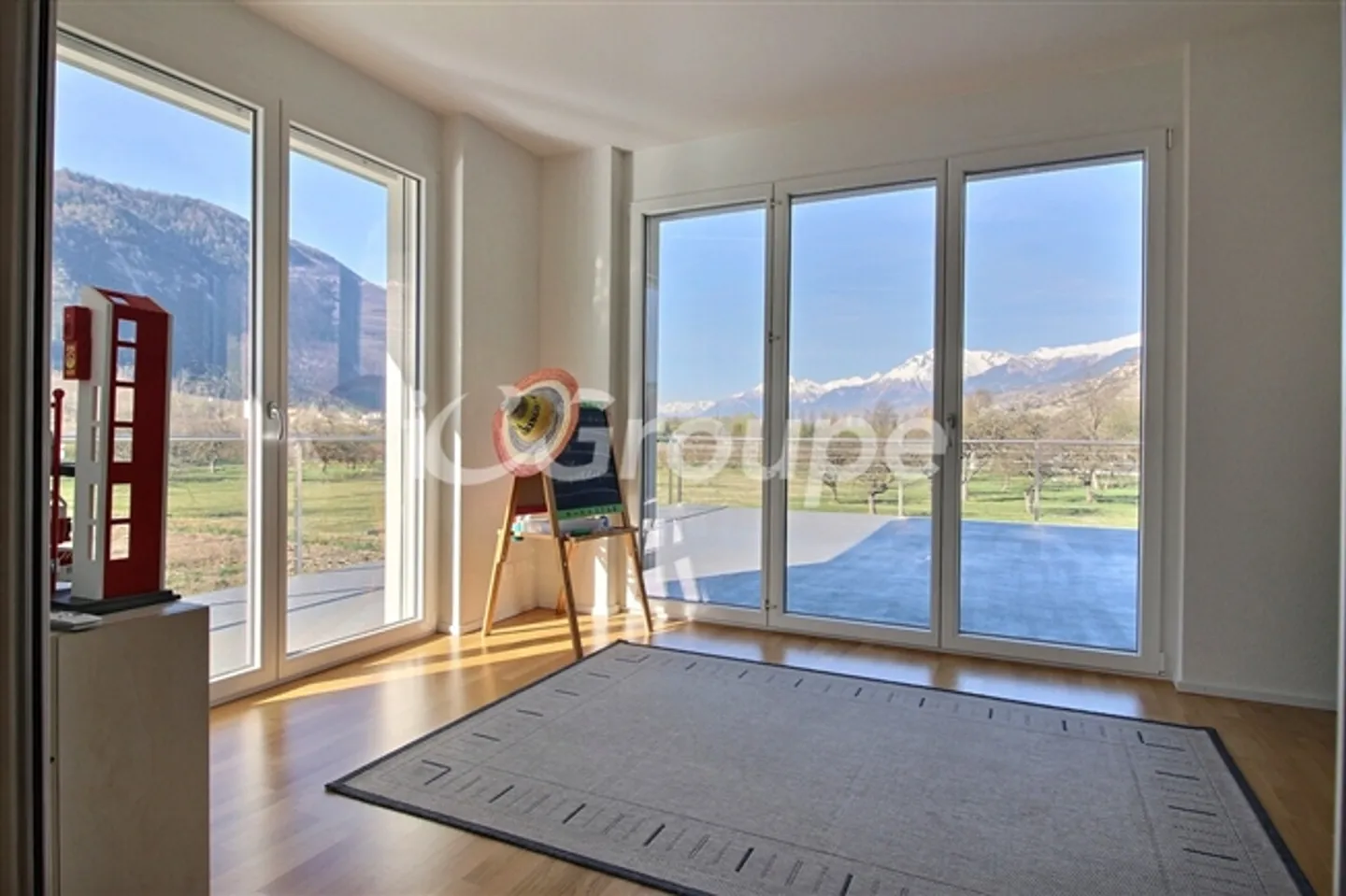 Outstanding Detached Villa with High-Quality Finishes - Photo 6 of 16