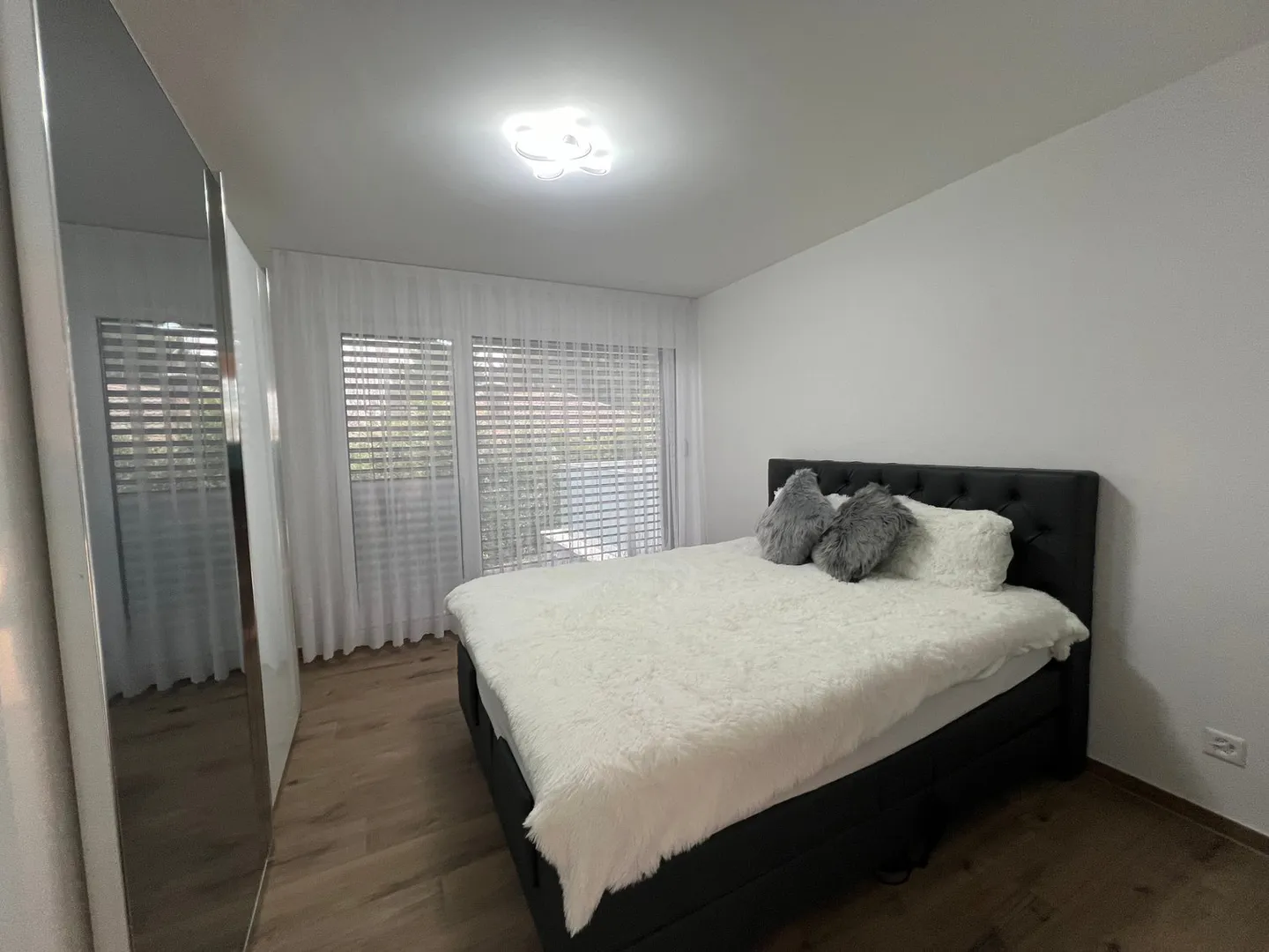 Magnifique villa moderne avec 6,5 pièces et studio séparé – Marly (FR) - Photo 8 sur 10