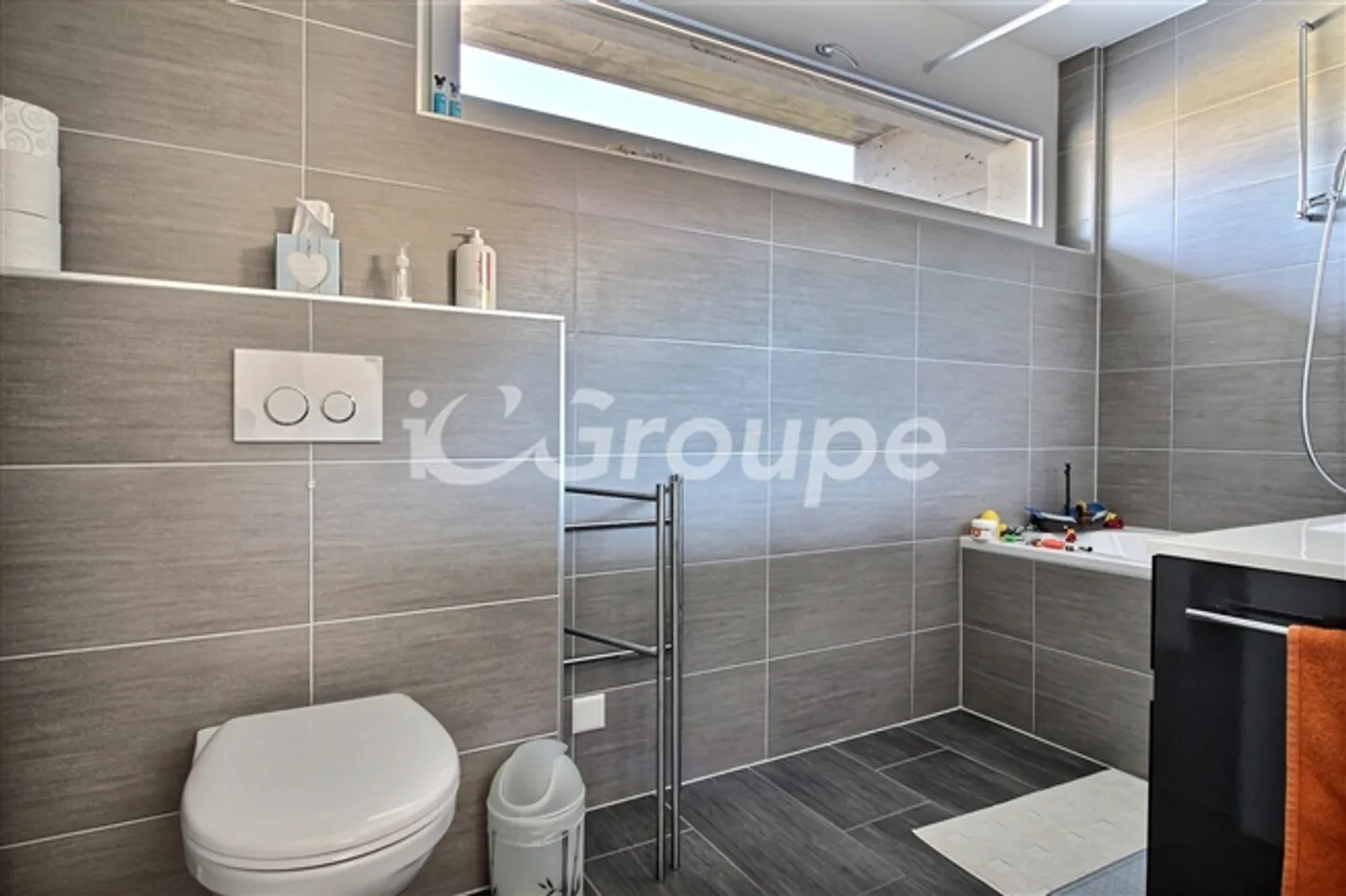 Outstanding Detached Villa with High-Quality Finishes - Photo 11 of 16