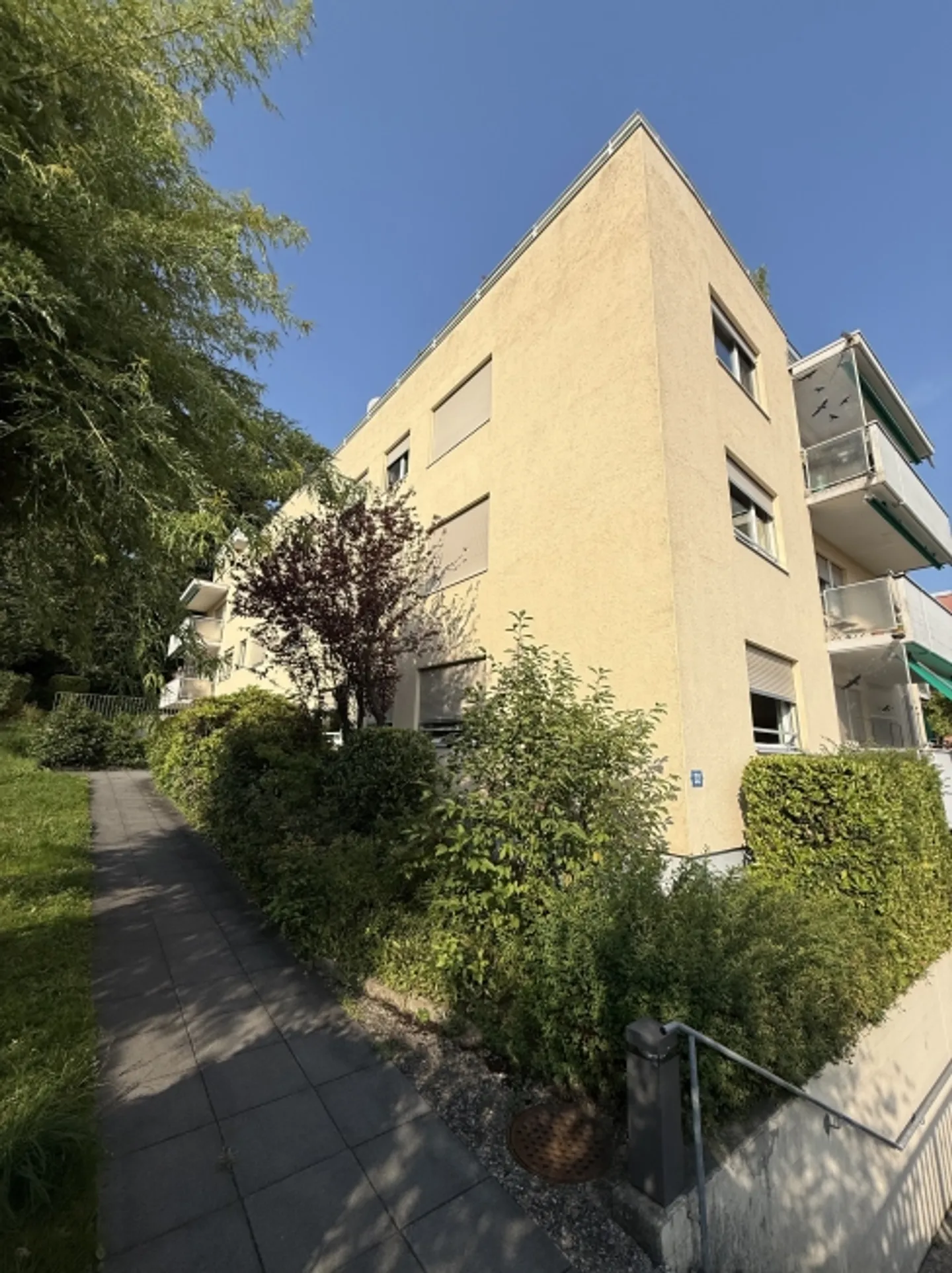 Urban Living meets Nature Idyl: living at Hönggerberg - Photo 2 of 10