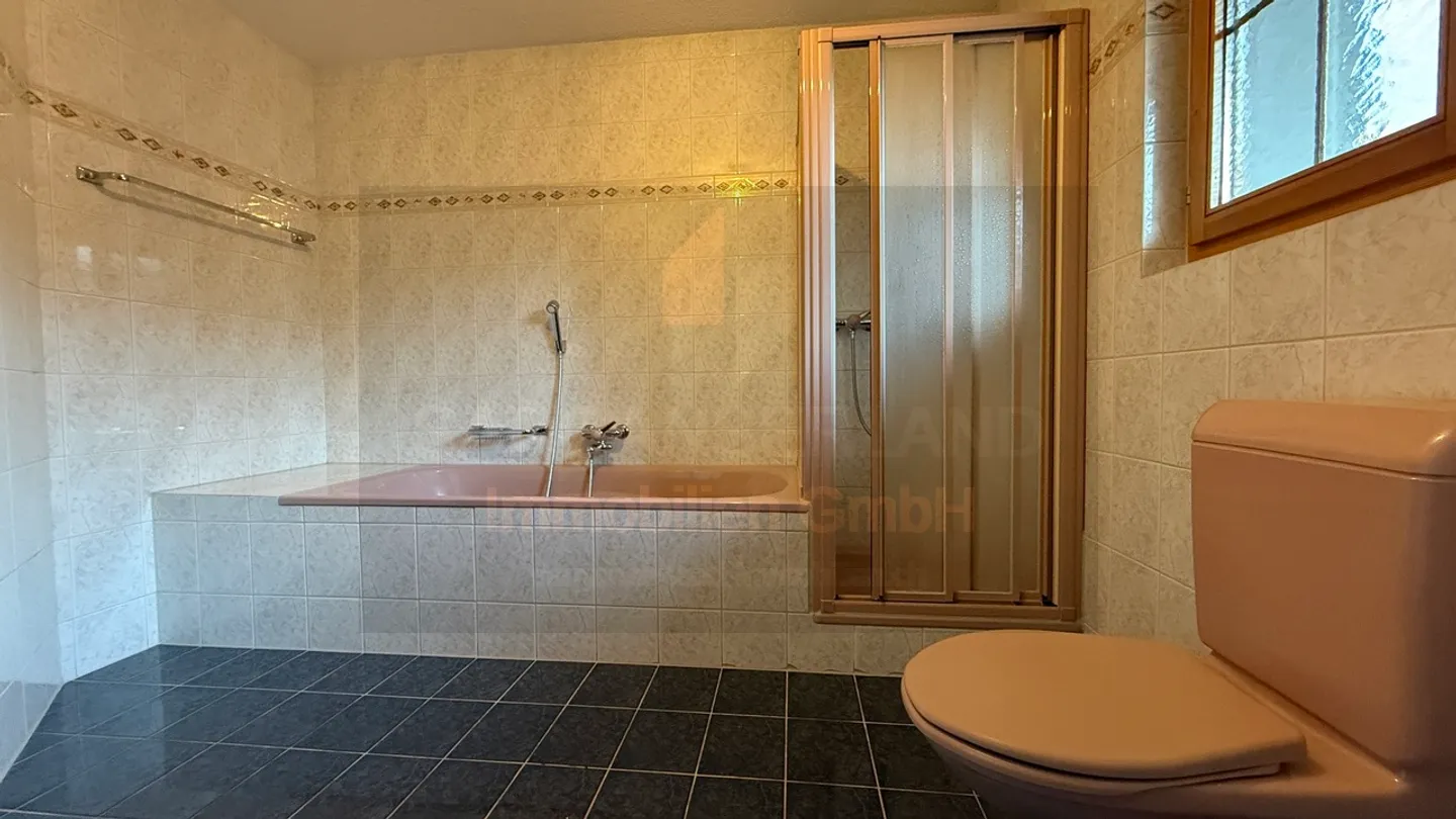 6.5 Room Single-Family House, Central Quiet Location. Semi-Detached - Photo 16 of 26