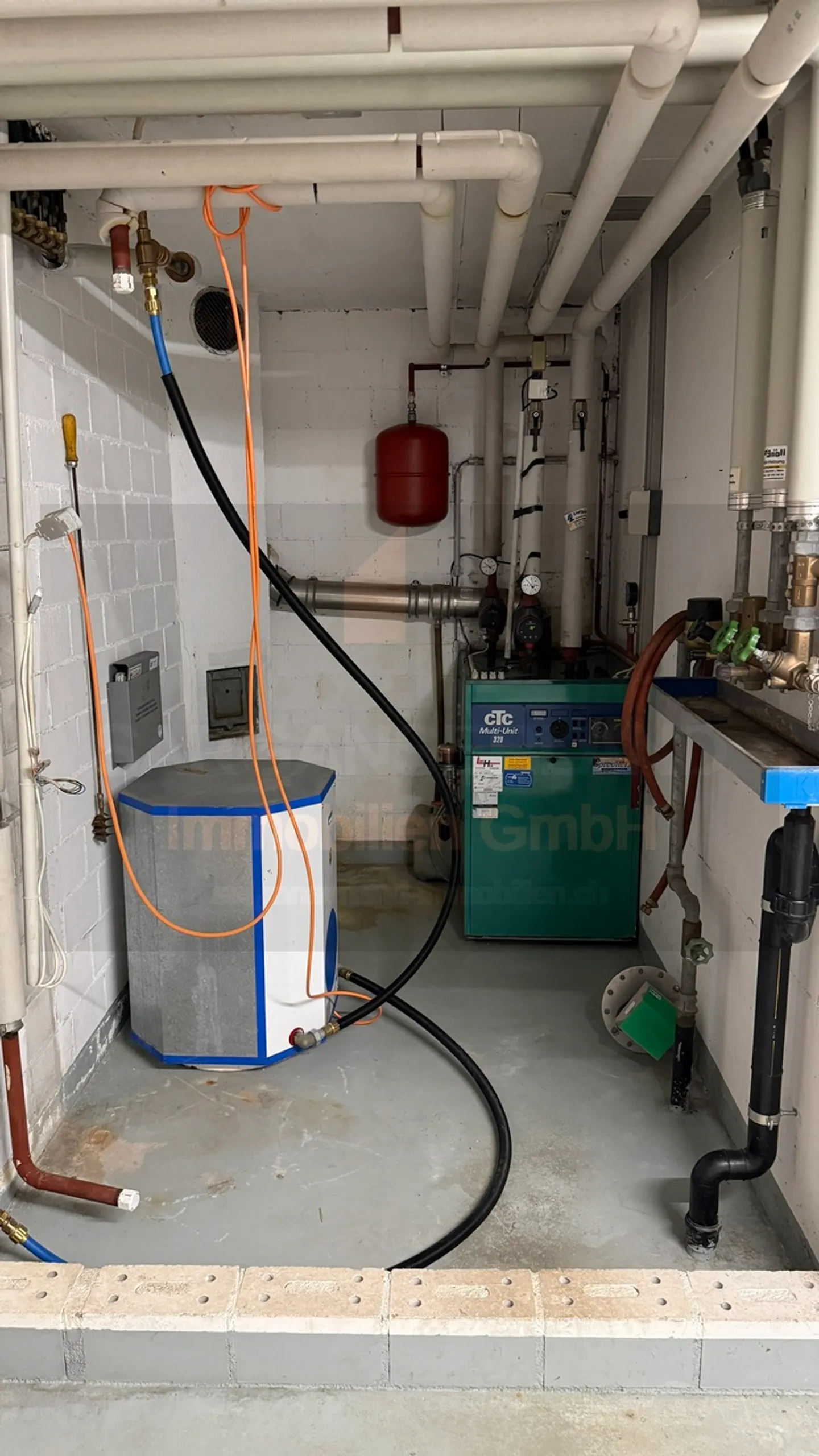 6.5 Room Single-Family House, Central Quiet Location. Semi-Detached - Photo 17 of 26