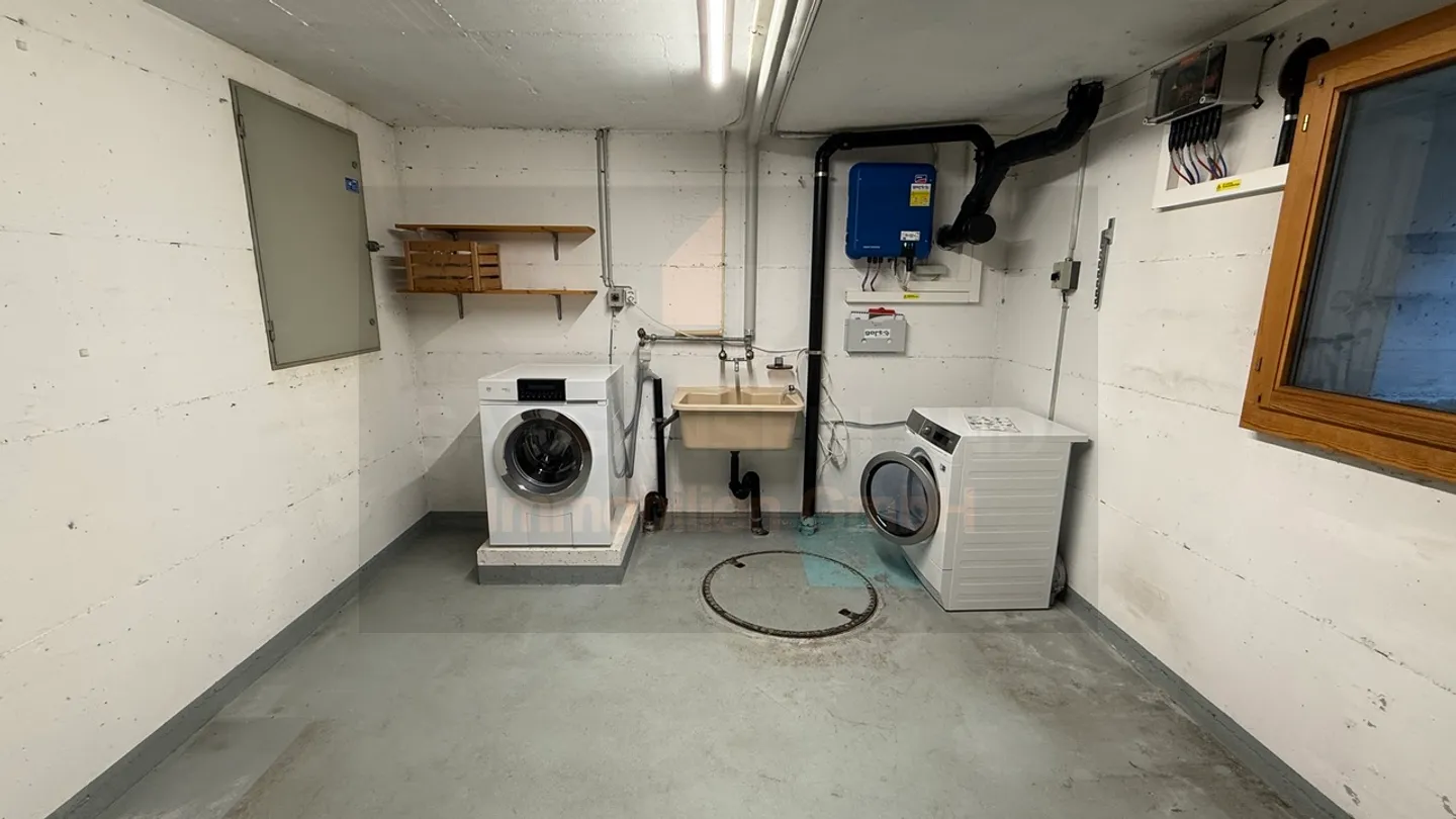 6.5 Room Single-Family House, Central Quiet Location. Semi-Detached - Photo 18 of 26