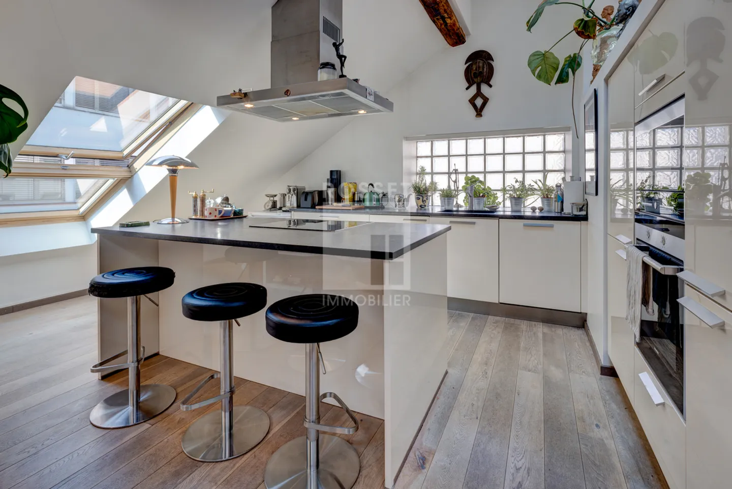 Charming Apartment in Pâquis - Photo 2 of 19