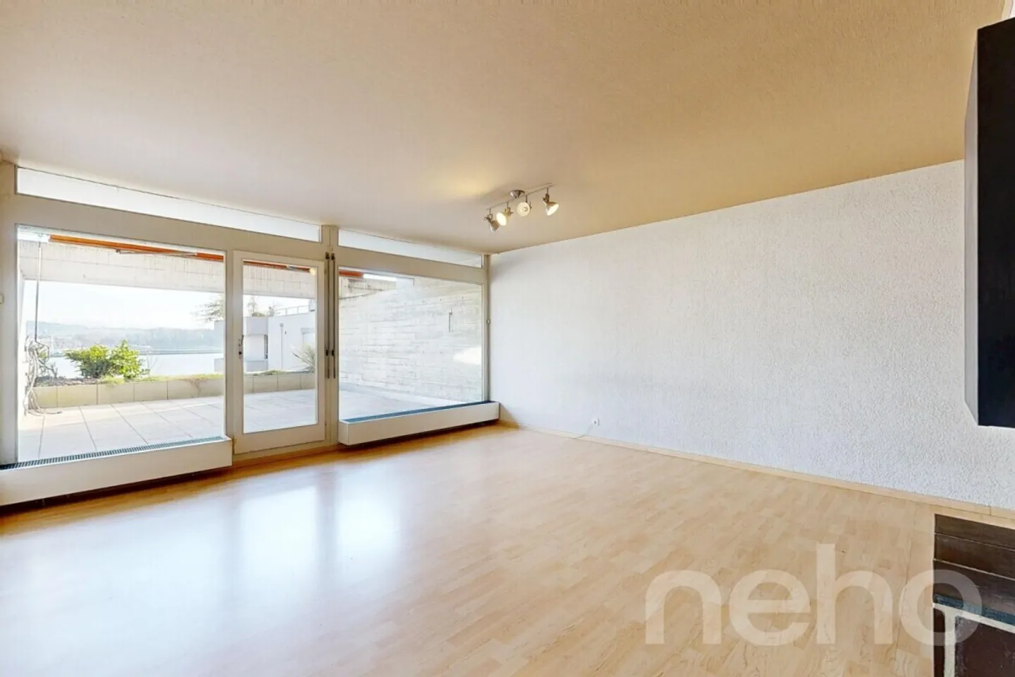 Maison mitoyenne au bord du lac de Bienne avec espace lac à partager - Photo 10 sur 13