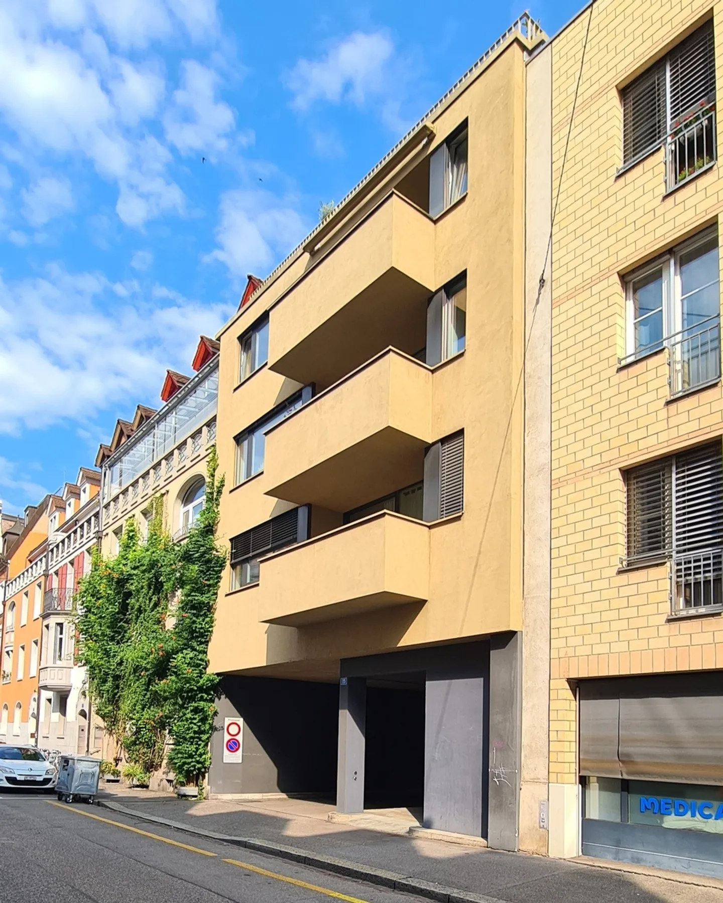Attractive penthouse apartment with spacious roof terrace - Photo 1 of 10