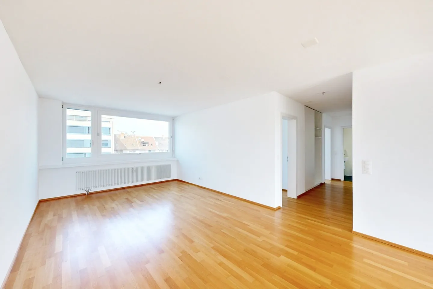 Attractive penthouse apartment with spacious roof terrace - Photo 6 of 10