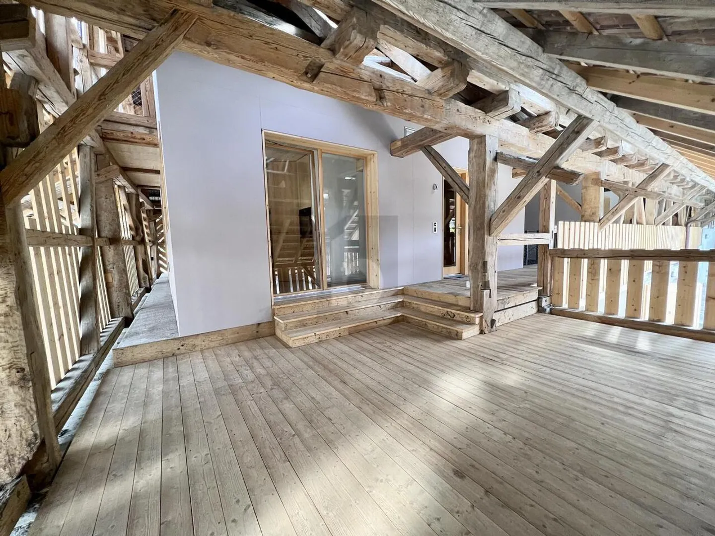 Geräumige Maisonette mit Balkonen - Foto 1 von 6