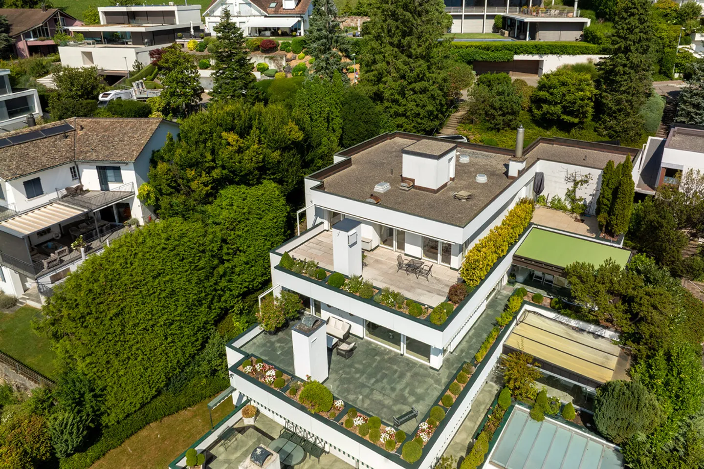 Maisonettewohnung in Erlenbach mit See-Panorama und grossen Terrassen - Foto 2 von 5