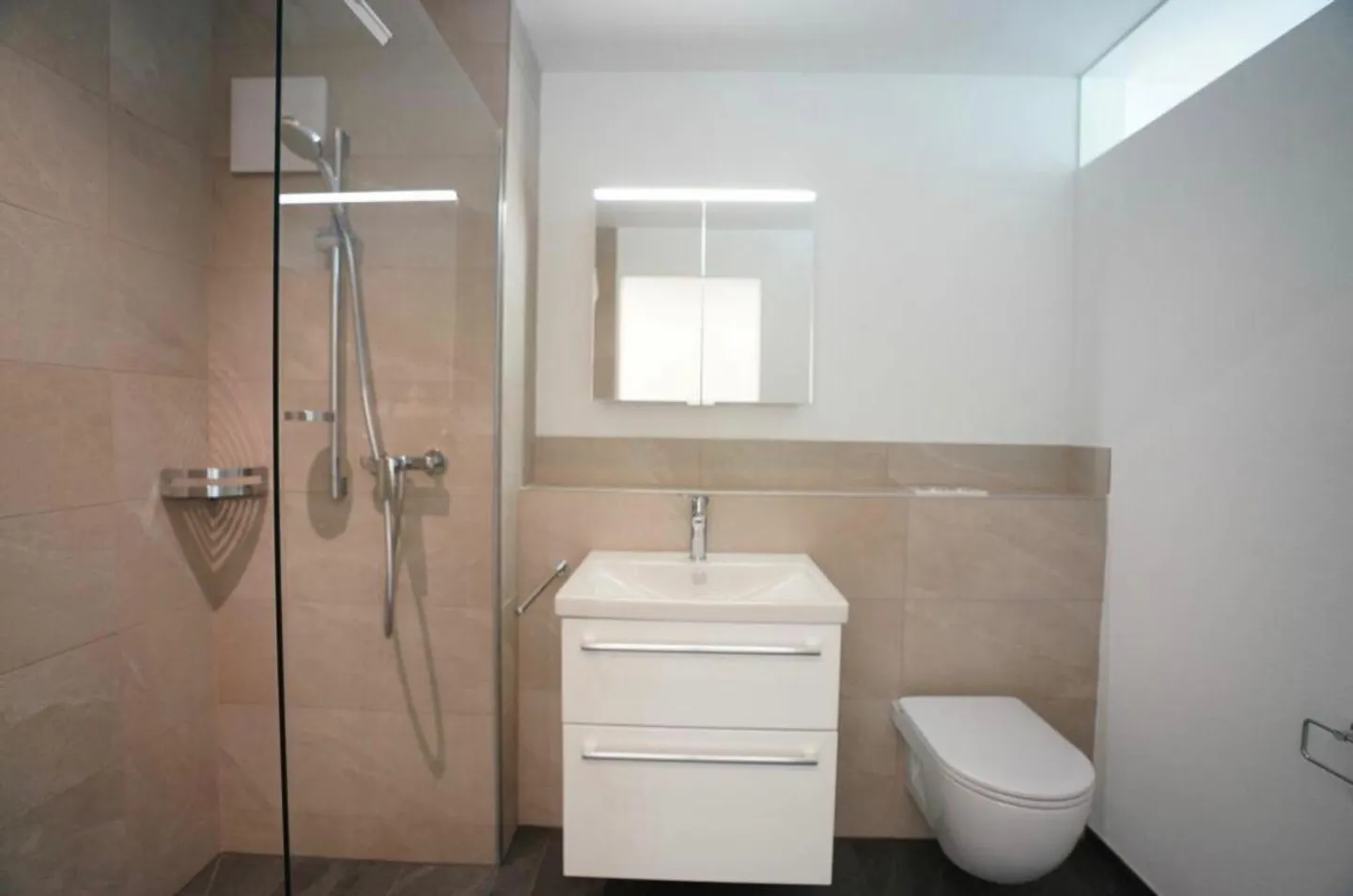 Appartement de 4,5 pièces à Braunau cherche de nouveaux locataires - Photo 10 sur 12
