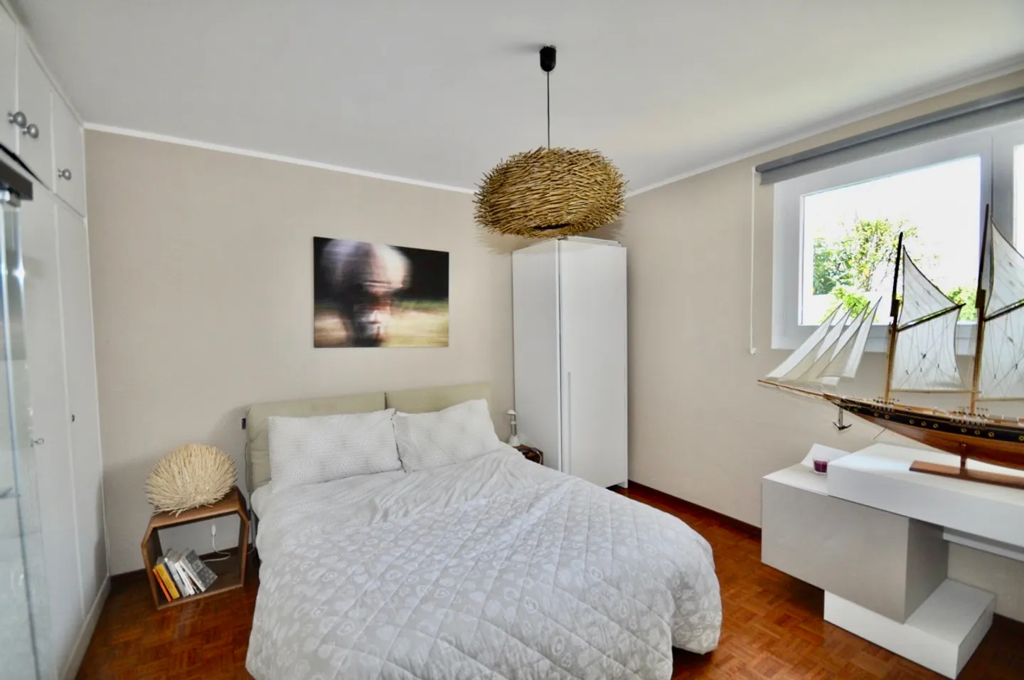 Prestigeträchtige Villa mit Pool und Panoramablick auf See und Berge - Foto 18 von 20