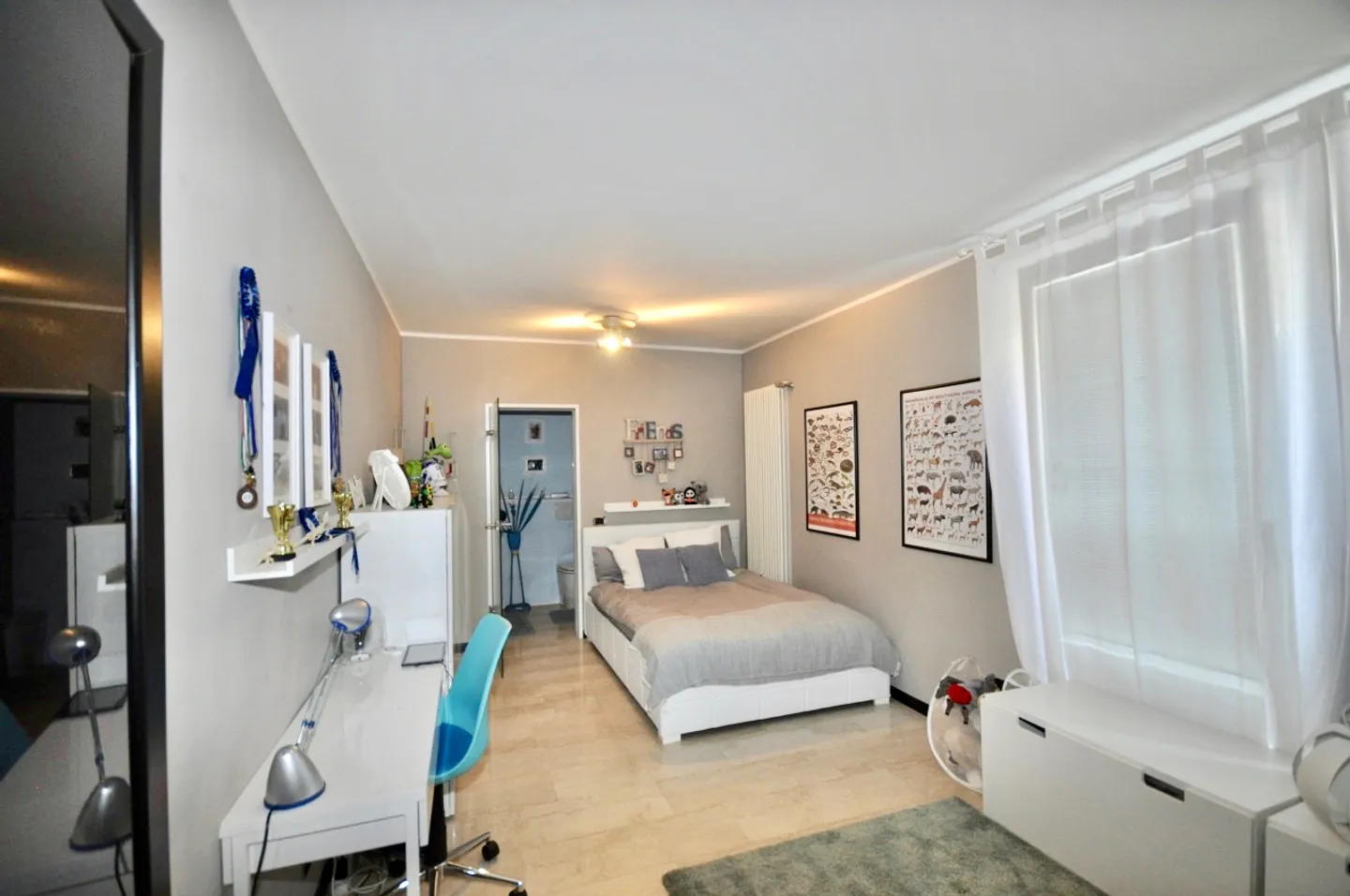 Prestigeträchtige Villa mit Pool und Panoramablick auf See und Berge - Foto 19 von 20