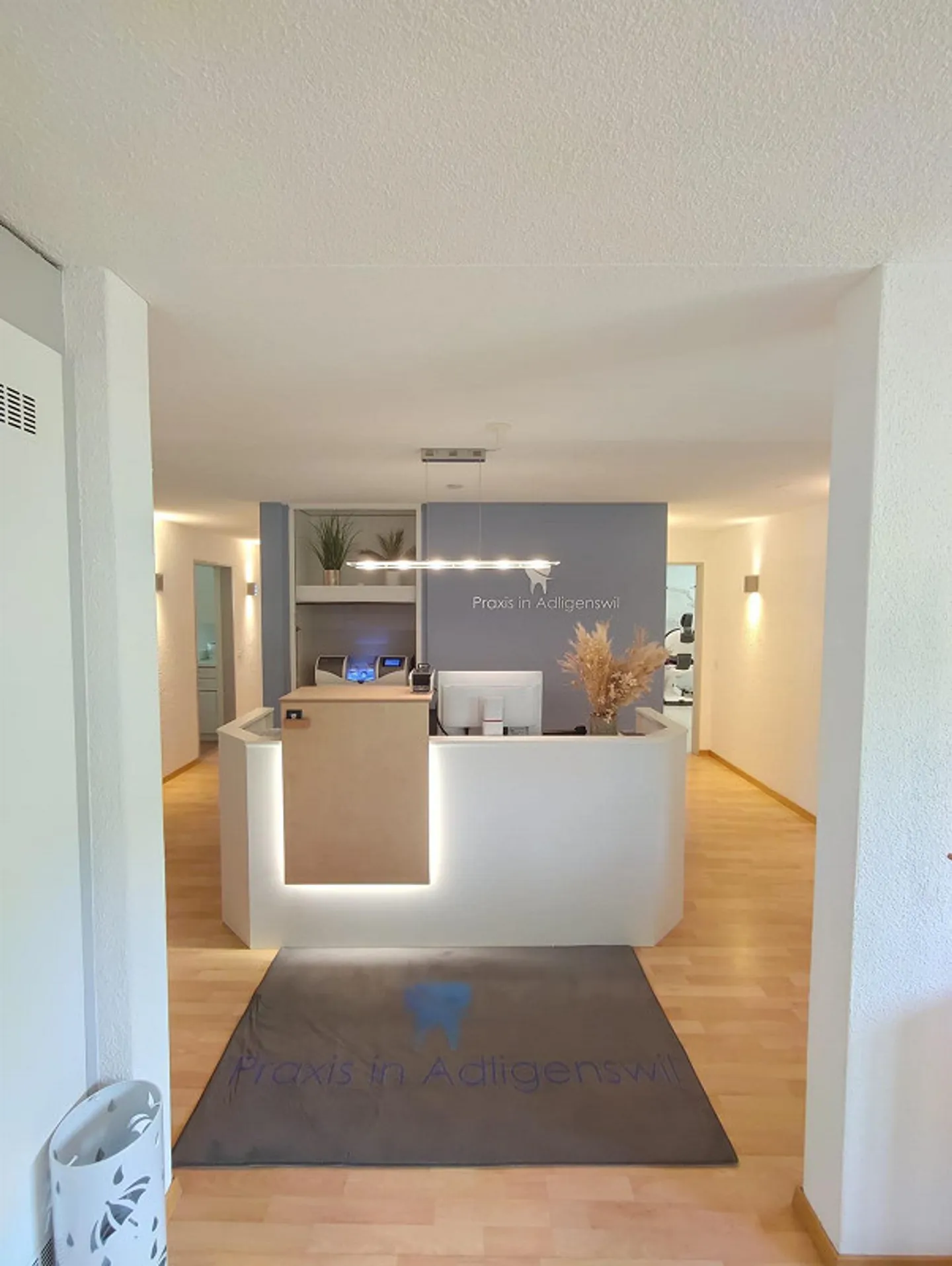 Zahnarztpraxis in Adligenswil - Foto 1 von 7